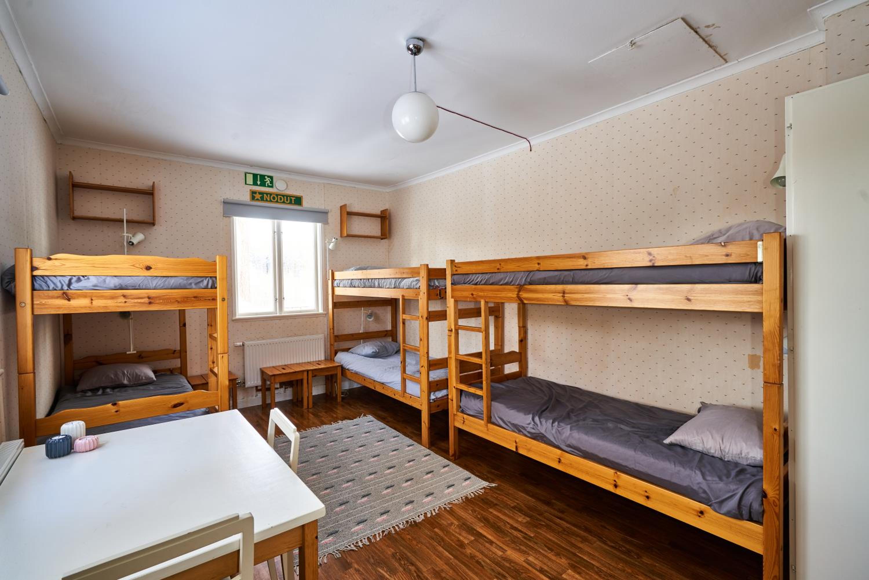 Hovra Vandrarhem B&B