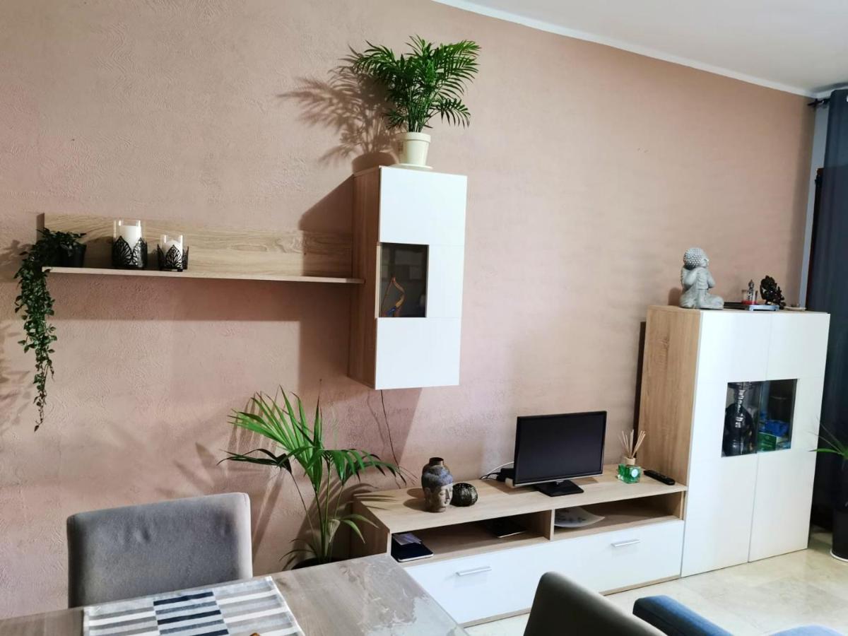 Studio with shared pool enclosed garden and wifi at Palm Mar photo 2