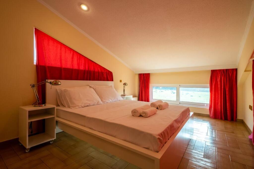 Phoceus Poolfront Grande Villa