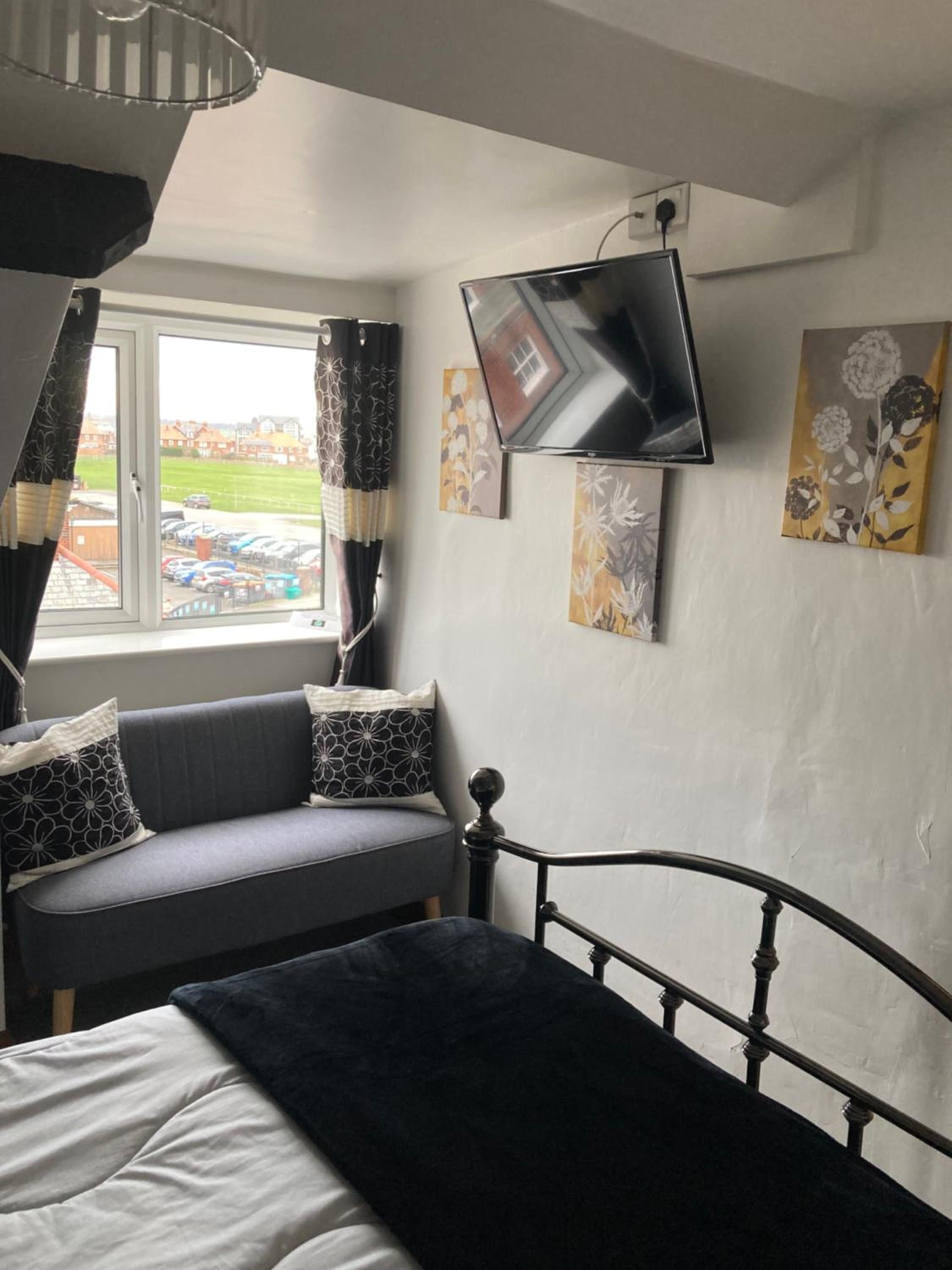 Ellies Guest House