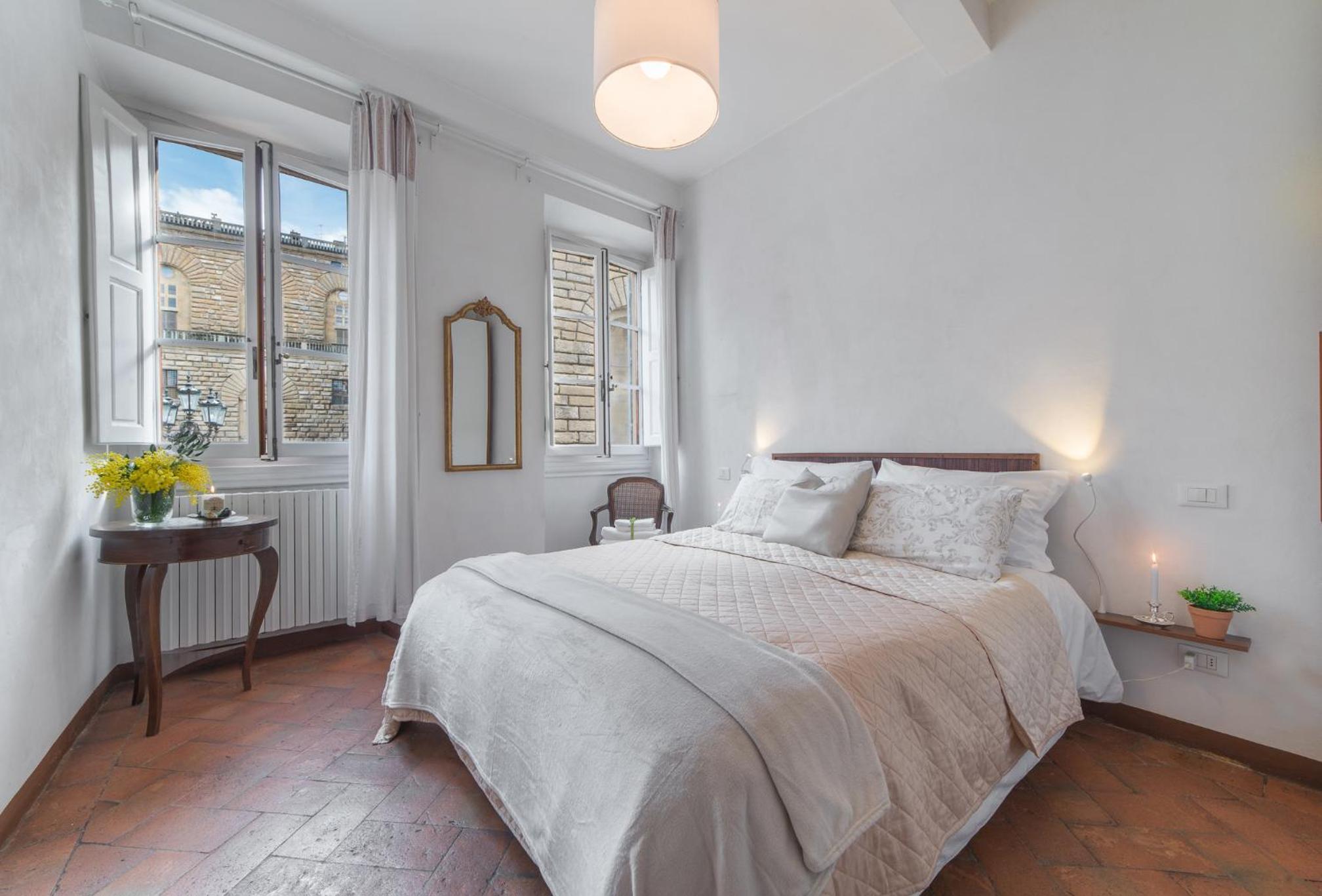 Pitti - Flo Apartments charme su Piazza Pitti