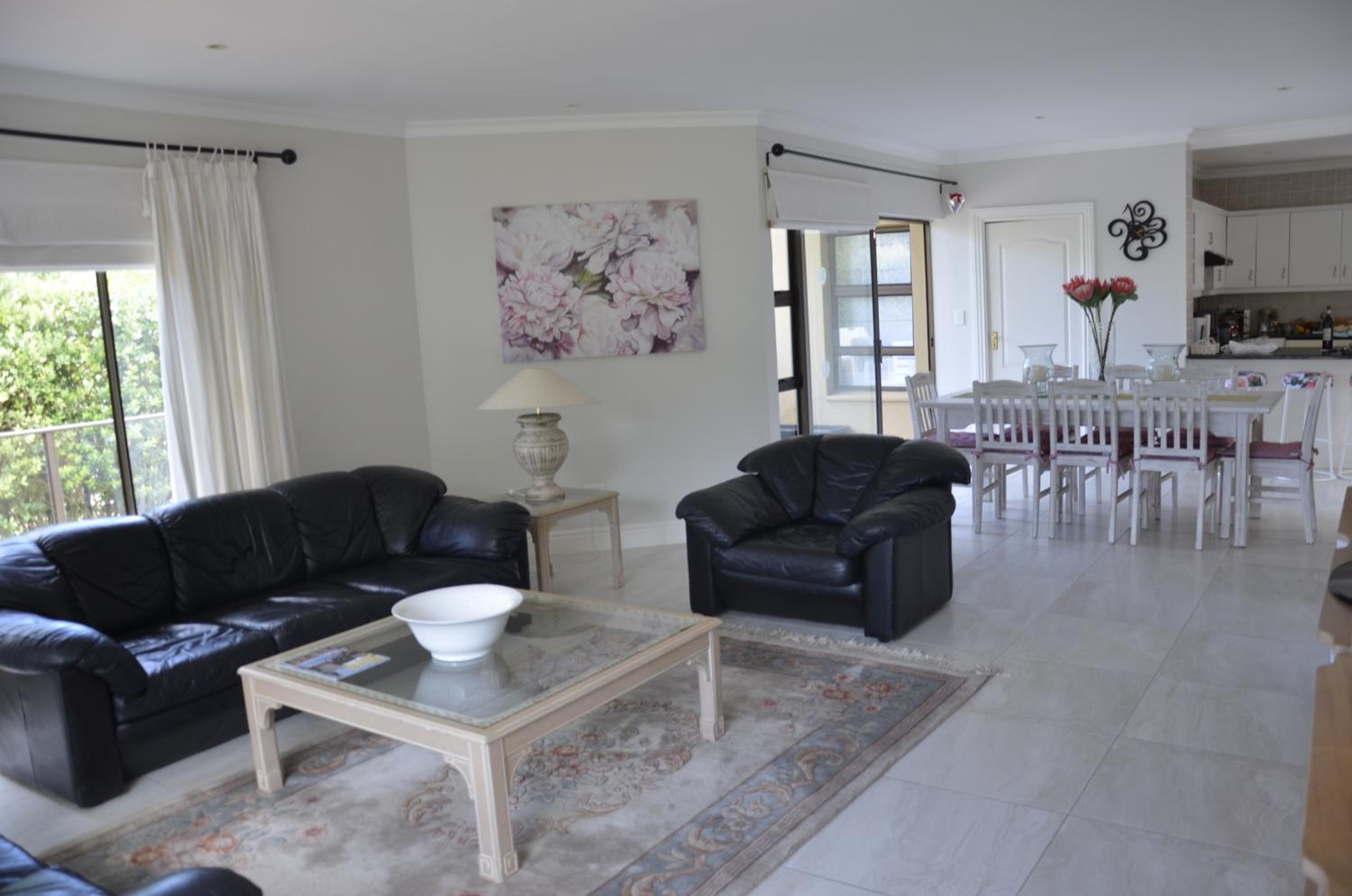 La Tramonto Beach House view 4