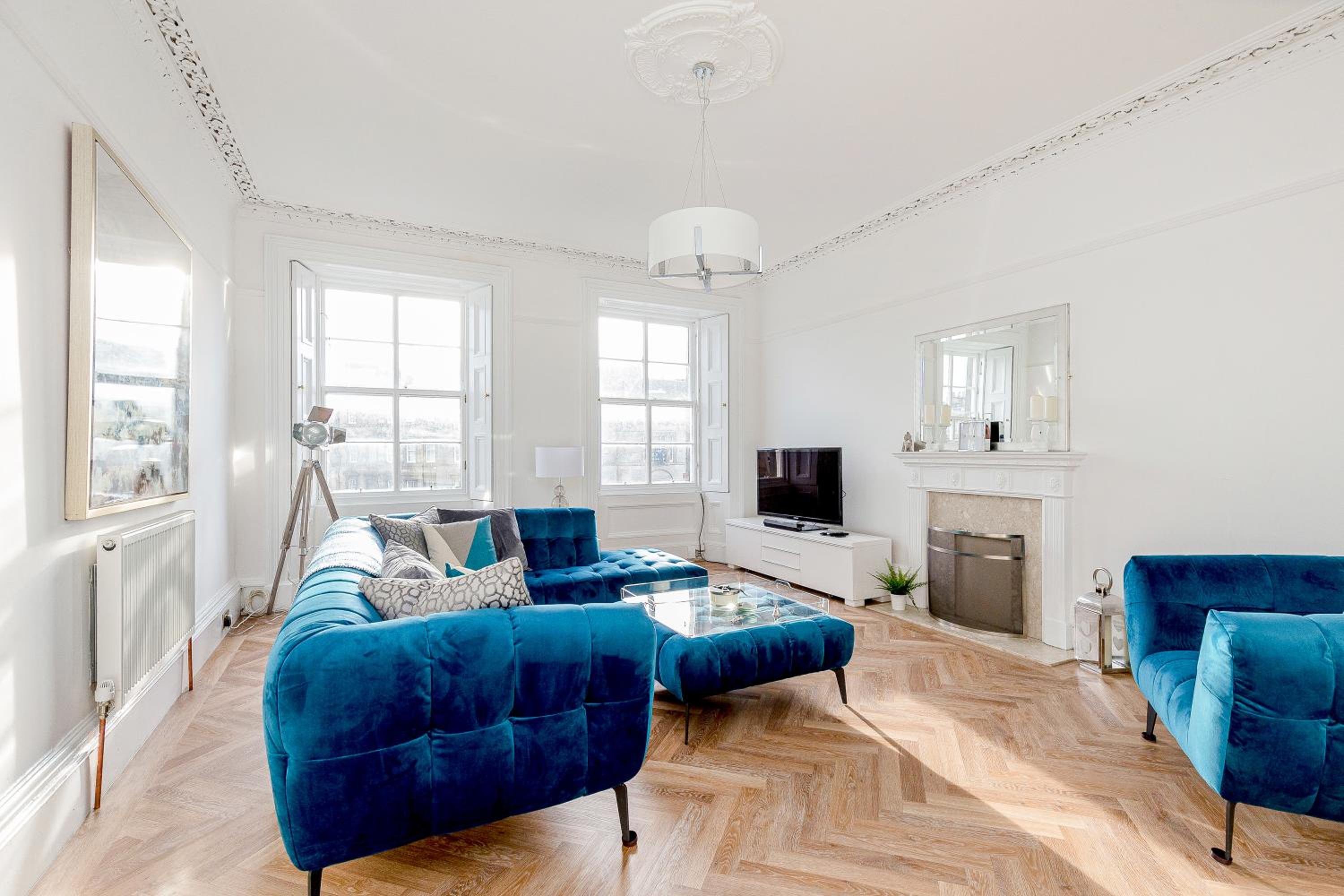 Heart of Edinburgh City Centre 3 Bed Georgian Apt view 4