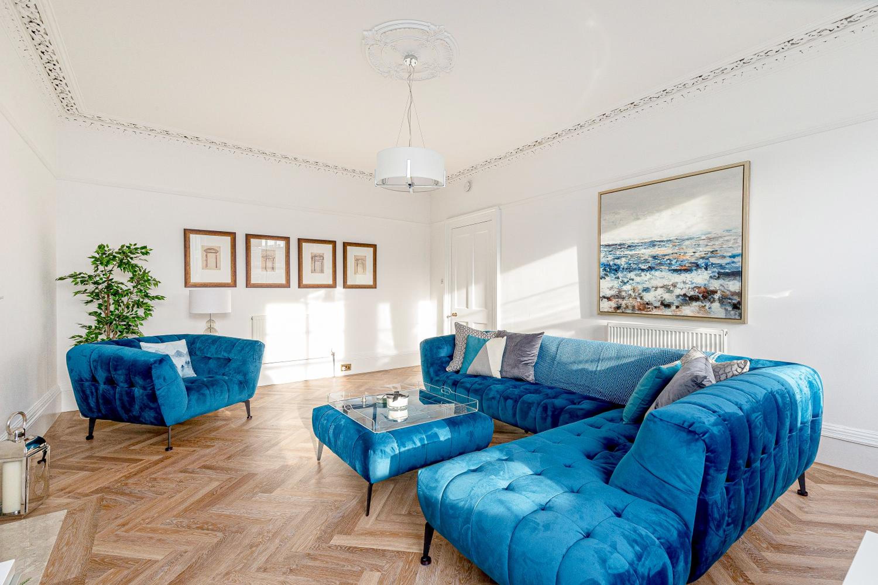 Heart of Edinburgh City Centre 3 Bed Georgian Apt view 2