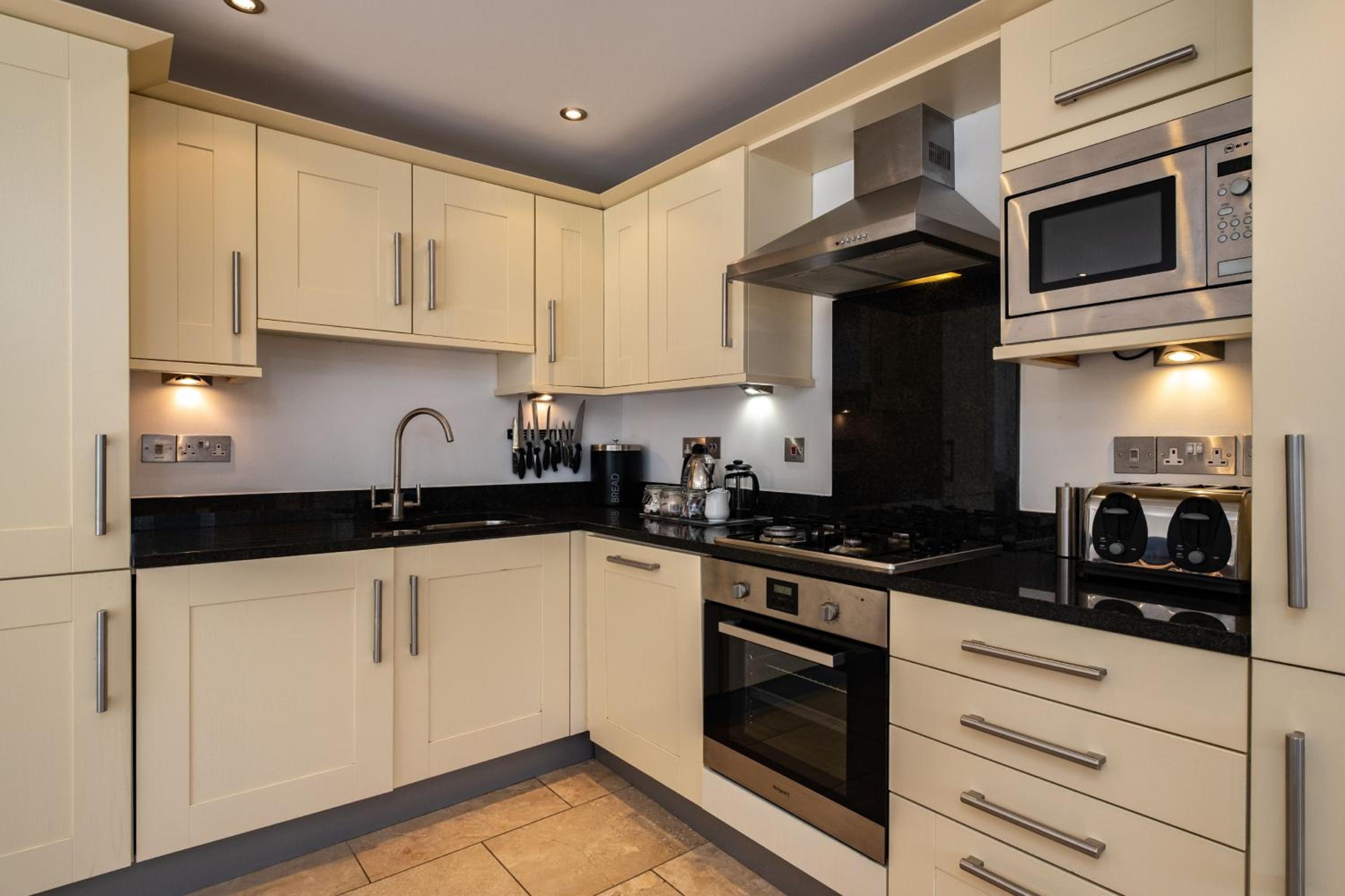 Trewhiddle Retreat V27 by Together Travel - Luxury 3-Bedroom Villa view 5