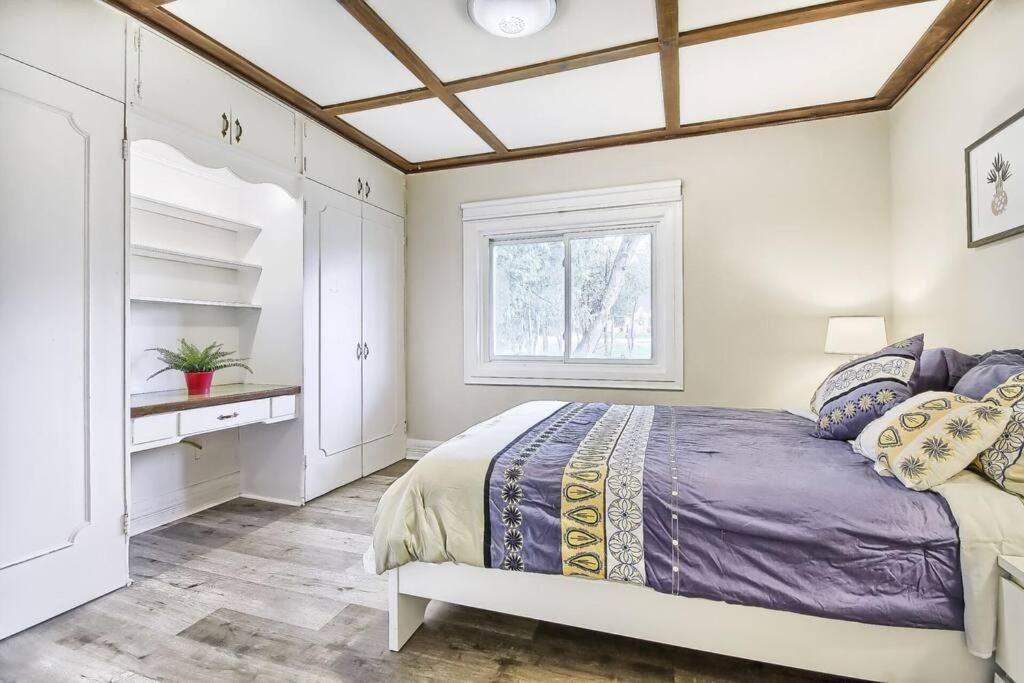 5 Bedroom Vacation Cottage - King City