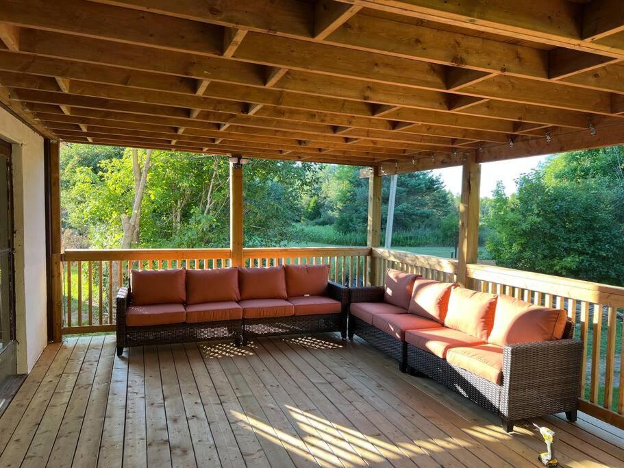 5 Bedroom Vacation Cottage - King City