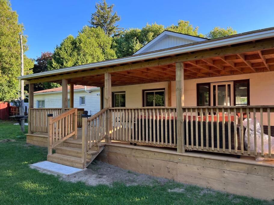 5 Bedroom Vacation Cottage - King City