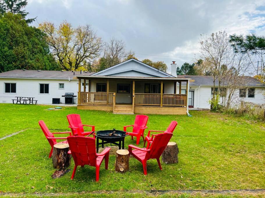5 Bedroom Vacation Cottage - King City