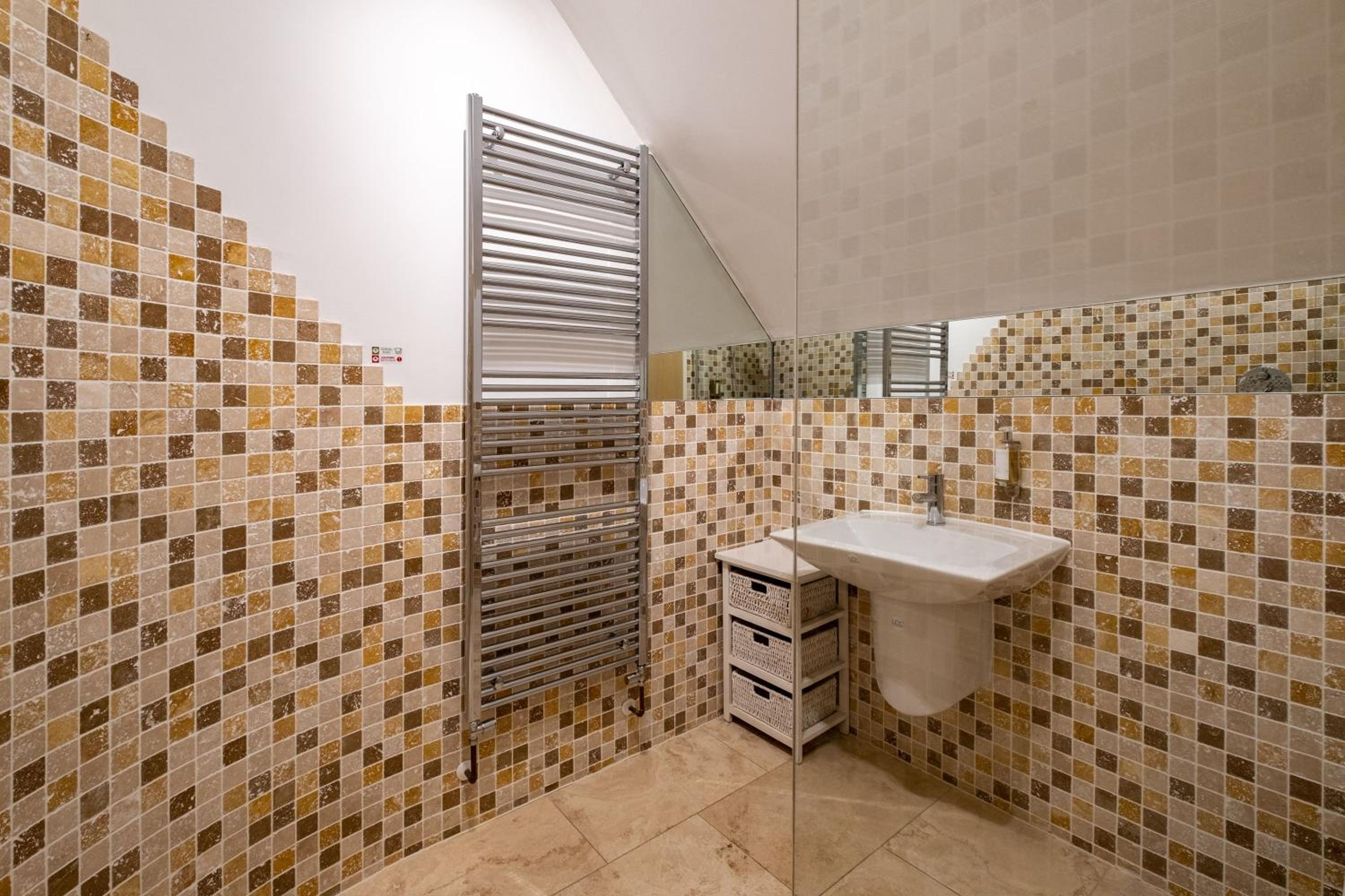 Trewhiddle Retreat V16 by Together Travel - Luxury 4-Bedroom Villa view 2