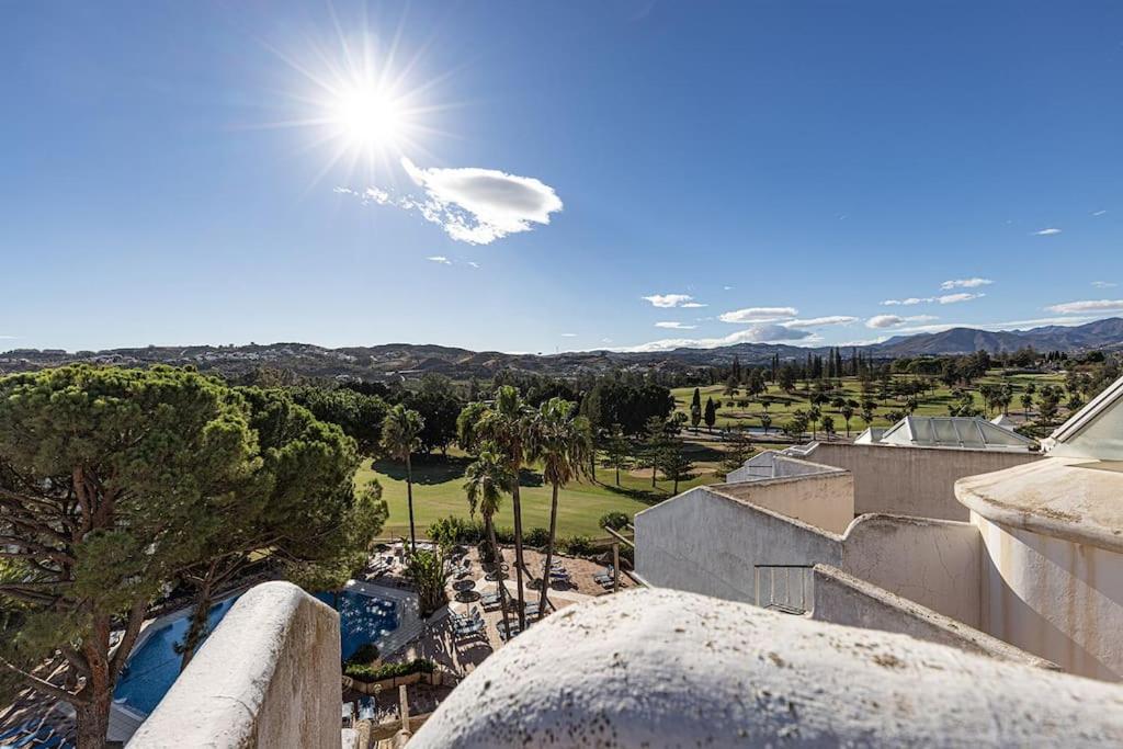 Stylish Penthouse Duplex at Matchroom Country Club