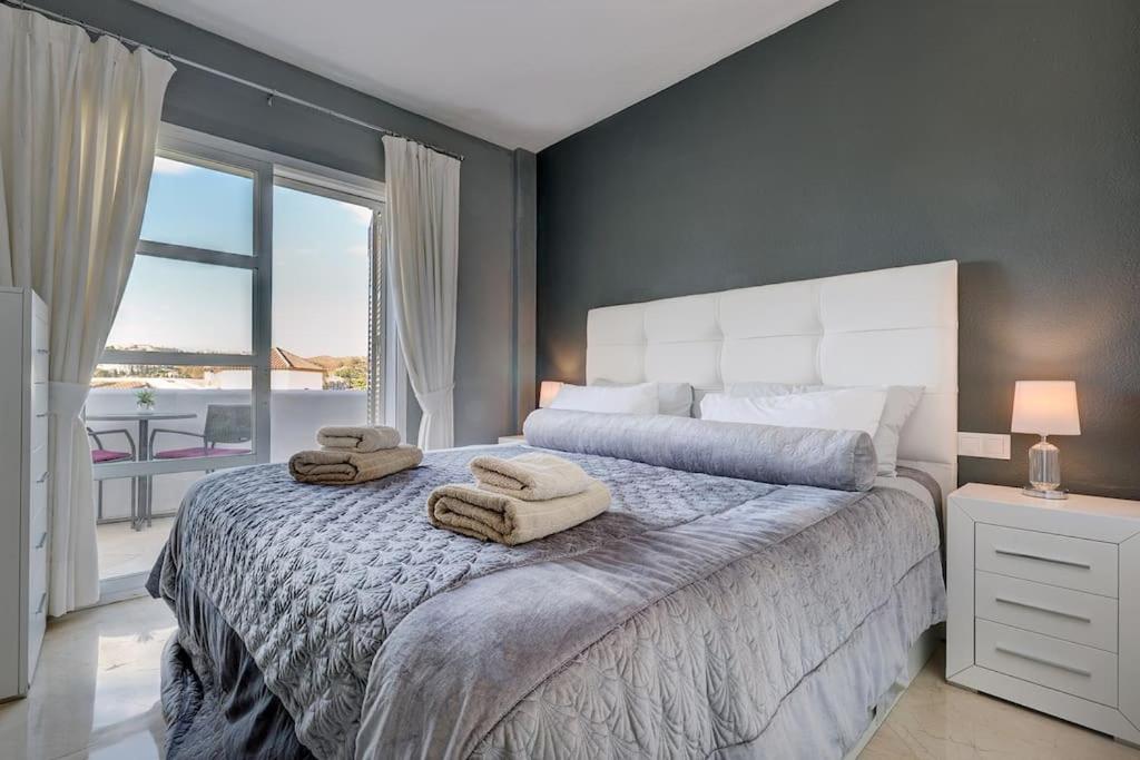 Stylish Penthouse Duplex at Matchroom Country Club