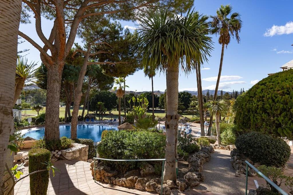 Stylish Penthouse Duplex at Matchroom Country Club