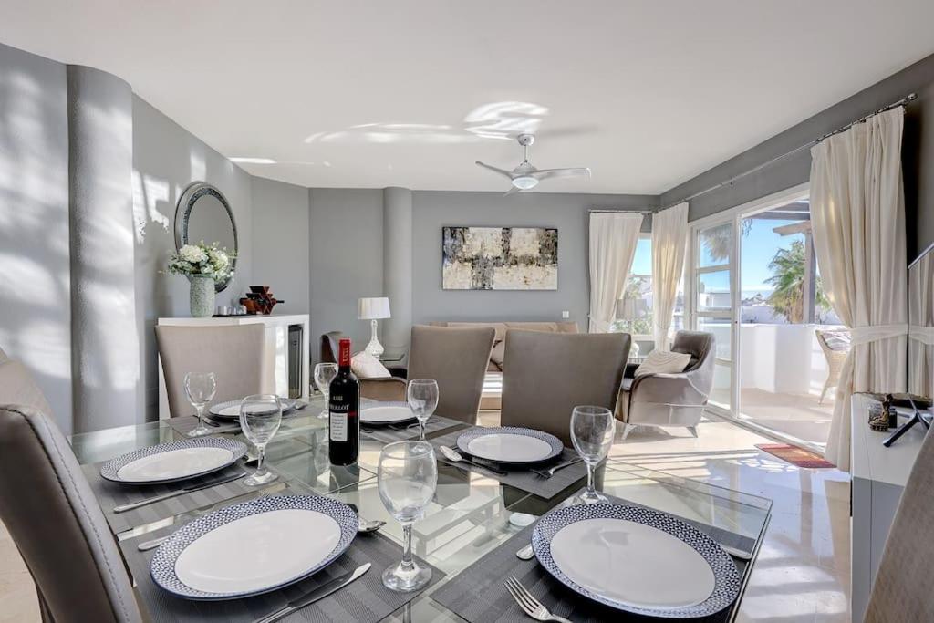 Stylish Penthouse Duplex at Matchroom Country Club