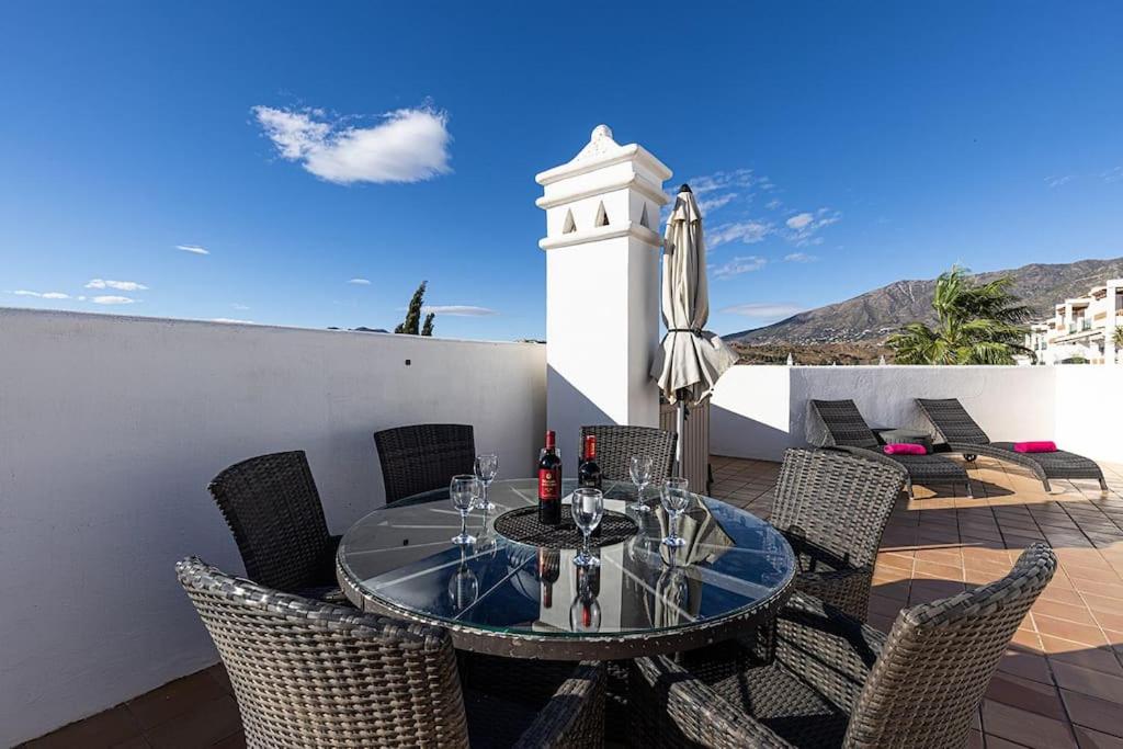 Stylish Penthouse Duplex at Matchroom Country Club