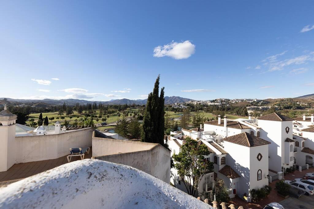 Stylish Penthouse Duplex at Matchroom Country Club