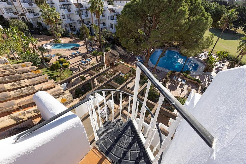 Stylish Penthouse Duplex at Matchroom Country Club
