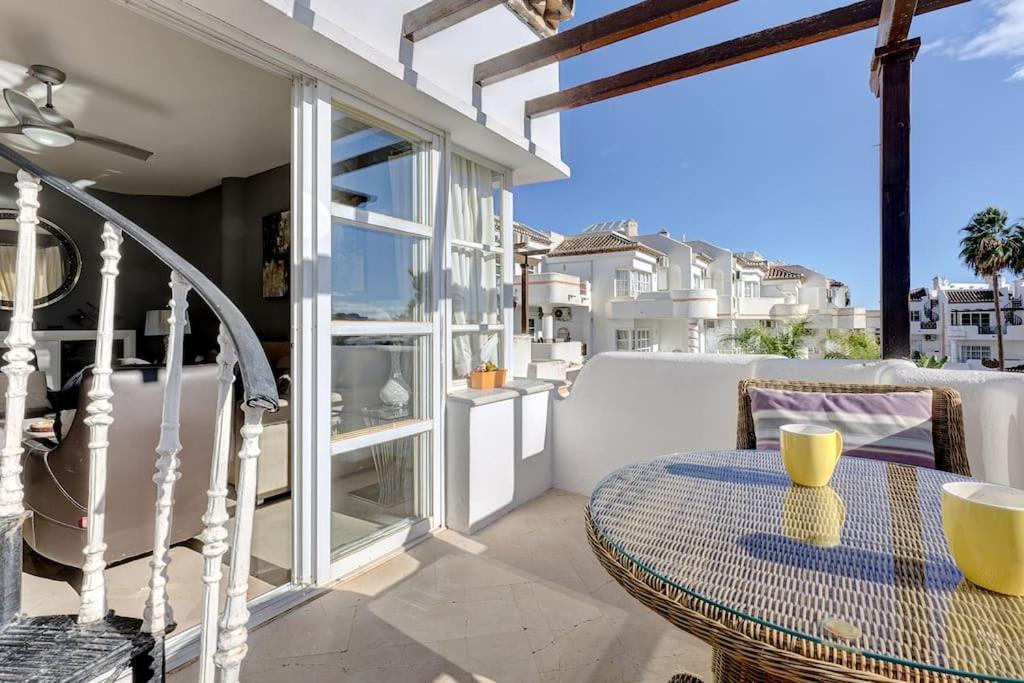 Stylish Penthouse Duplex at Matchroom Country Club