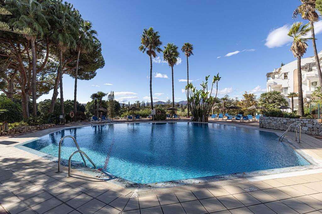 Stylish Penthouse Duplex at Matchroom Country Club