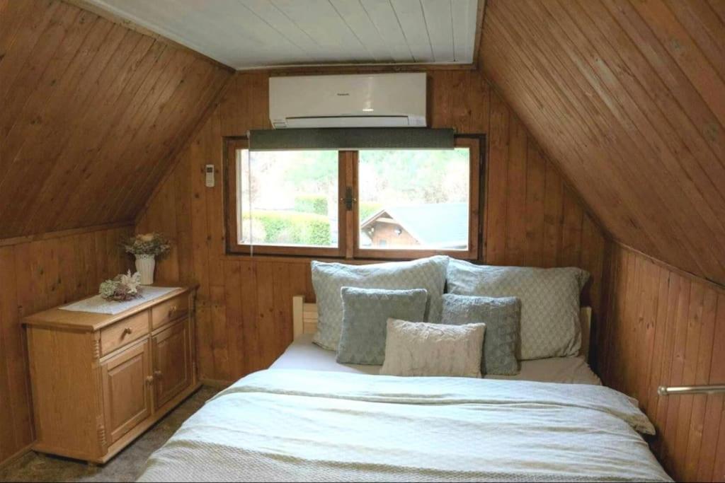 Charming cottage KLARA with Sauna, Nature&Privacy near Prague