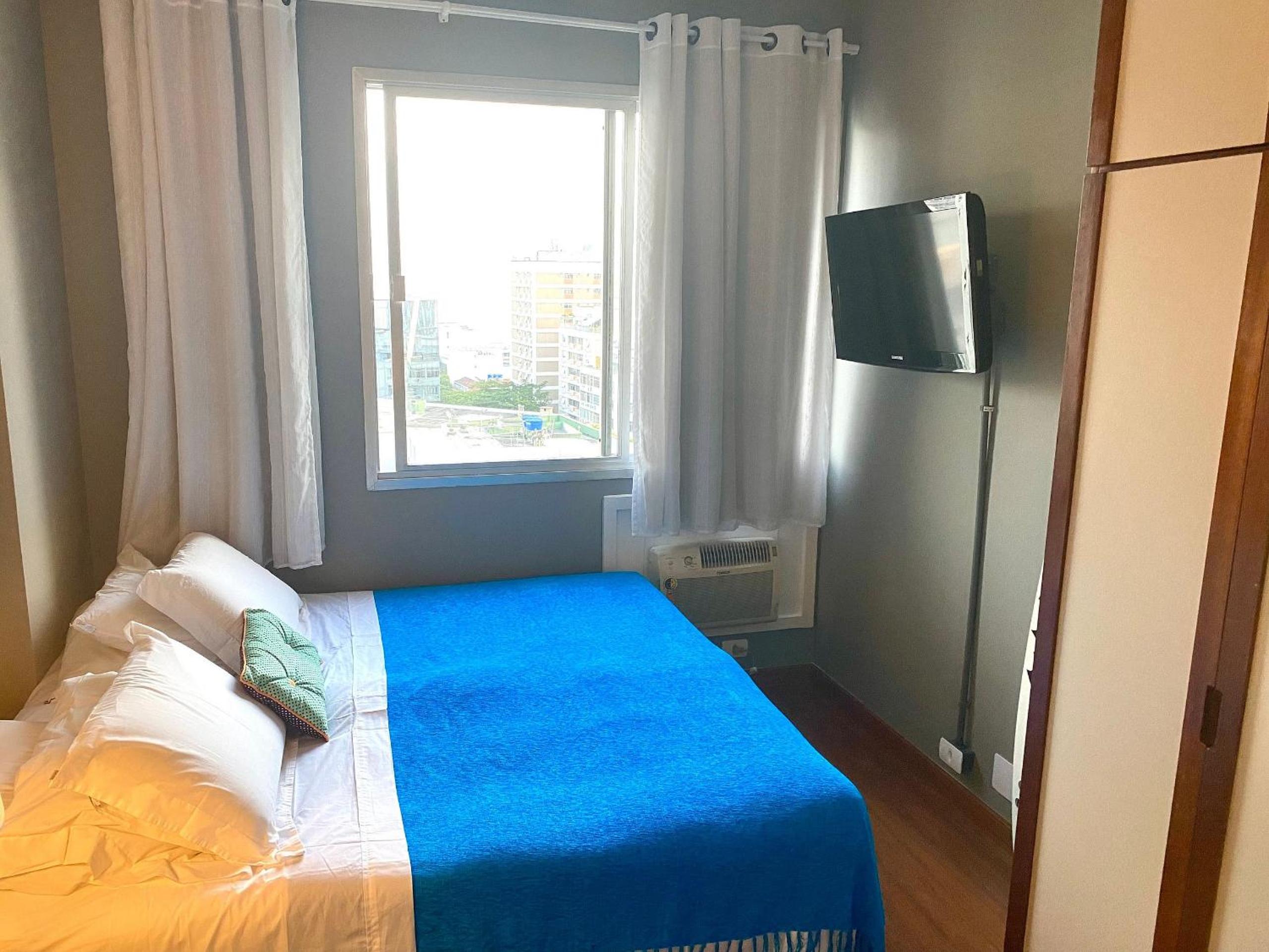 Leblon Flat Service 2 Bedrooms Sea View