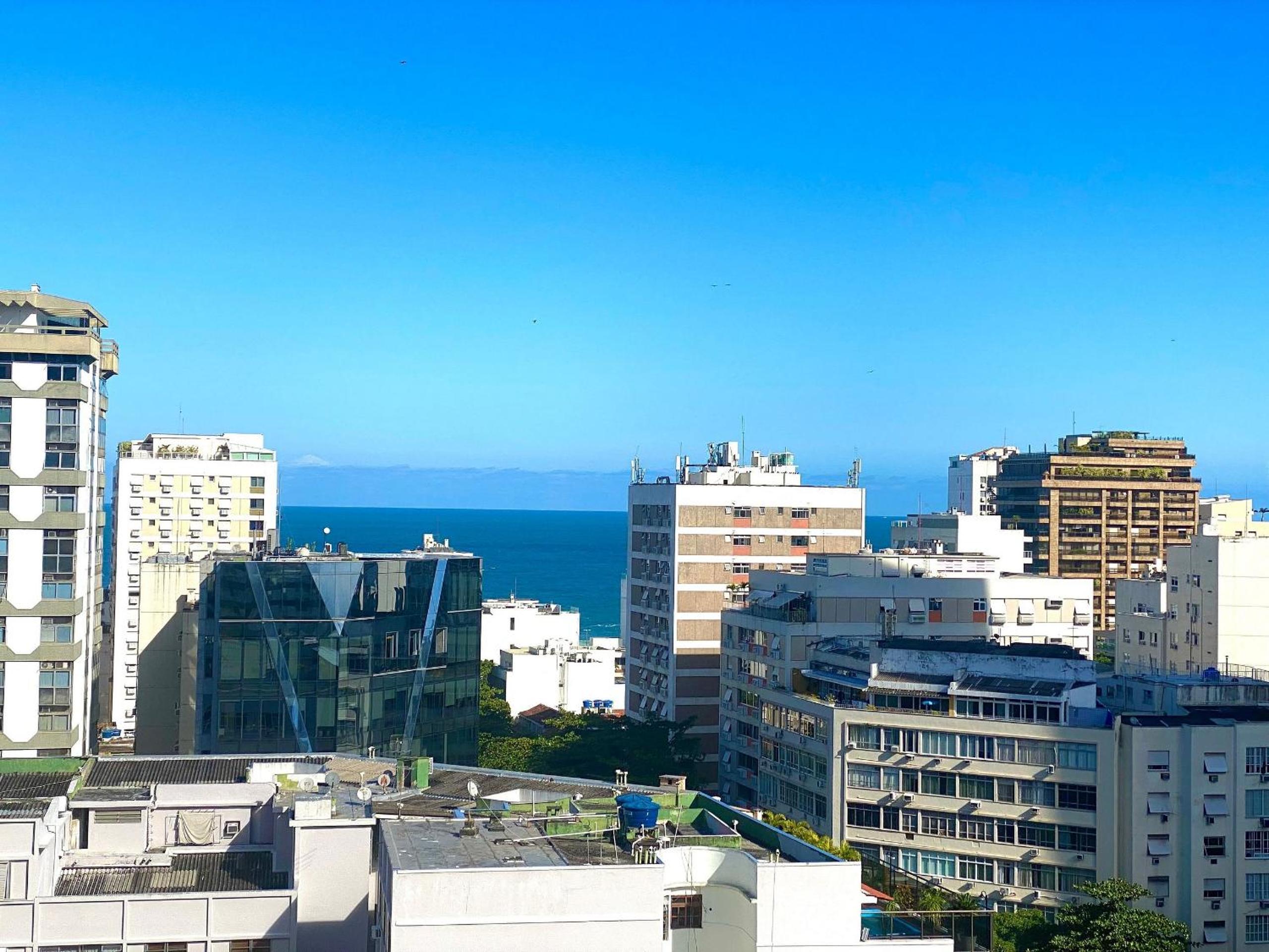 Leblon Flat Service 2 Bedrooms Sea View