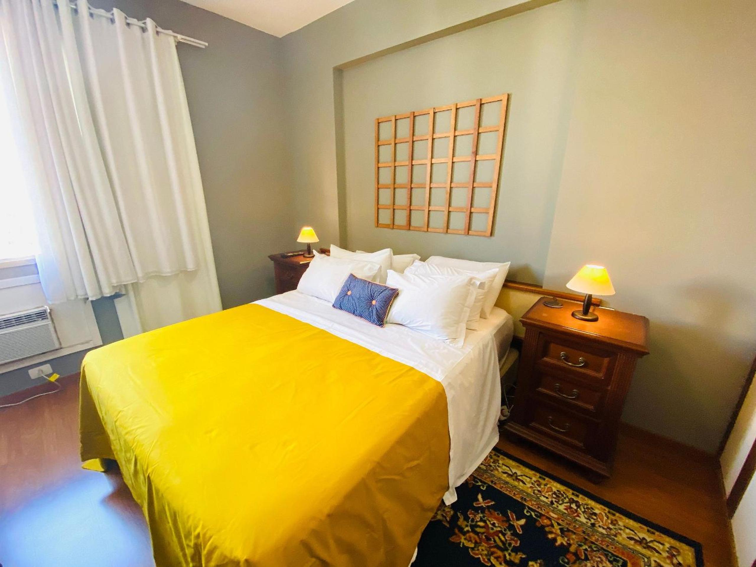 Leblon Flat Service 2 Bedrooms Sea View