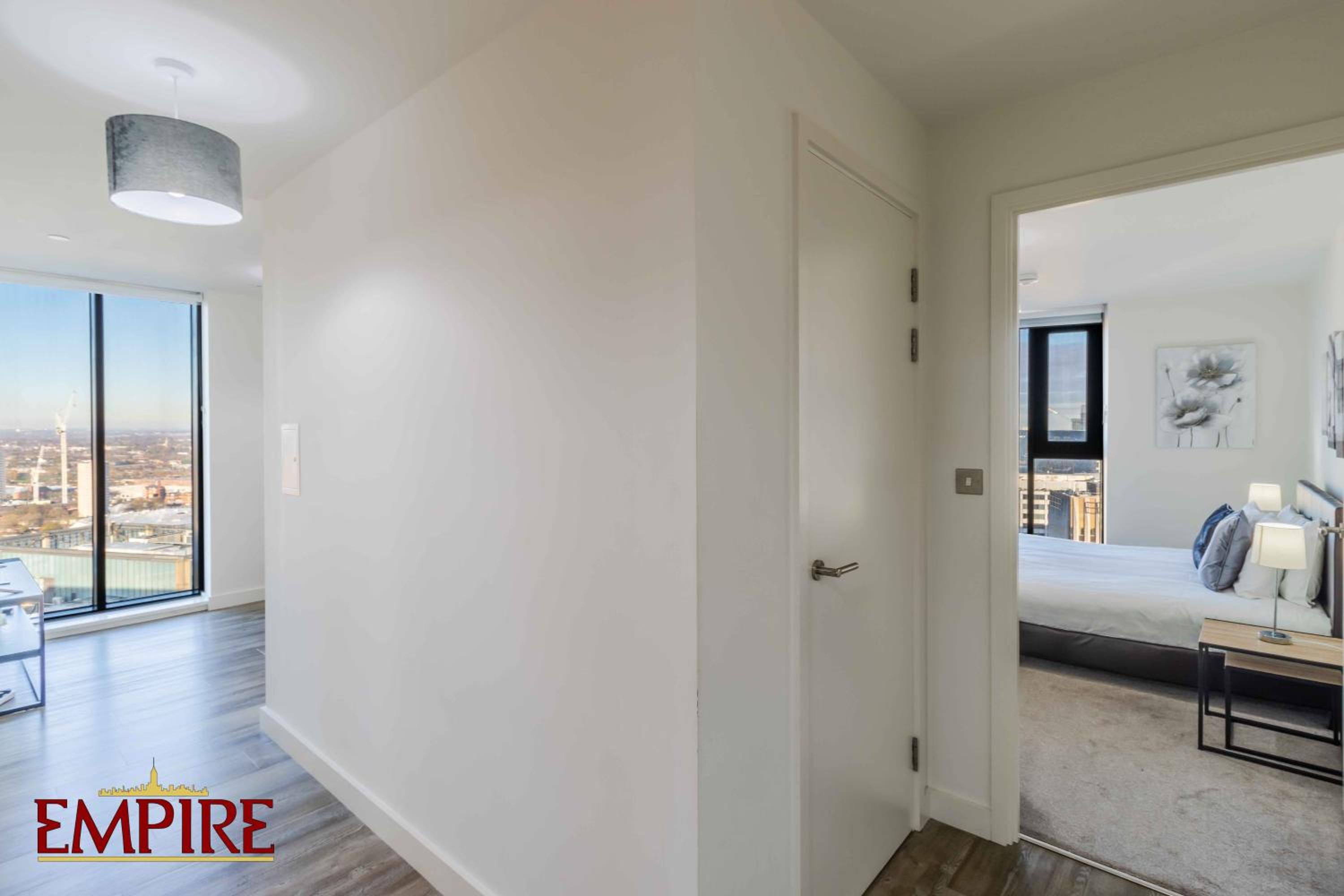 Stylish 2 Bed Apartment Broad Street! view 2