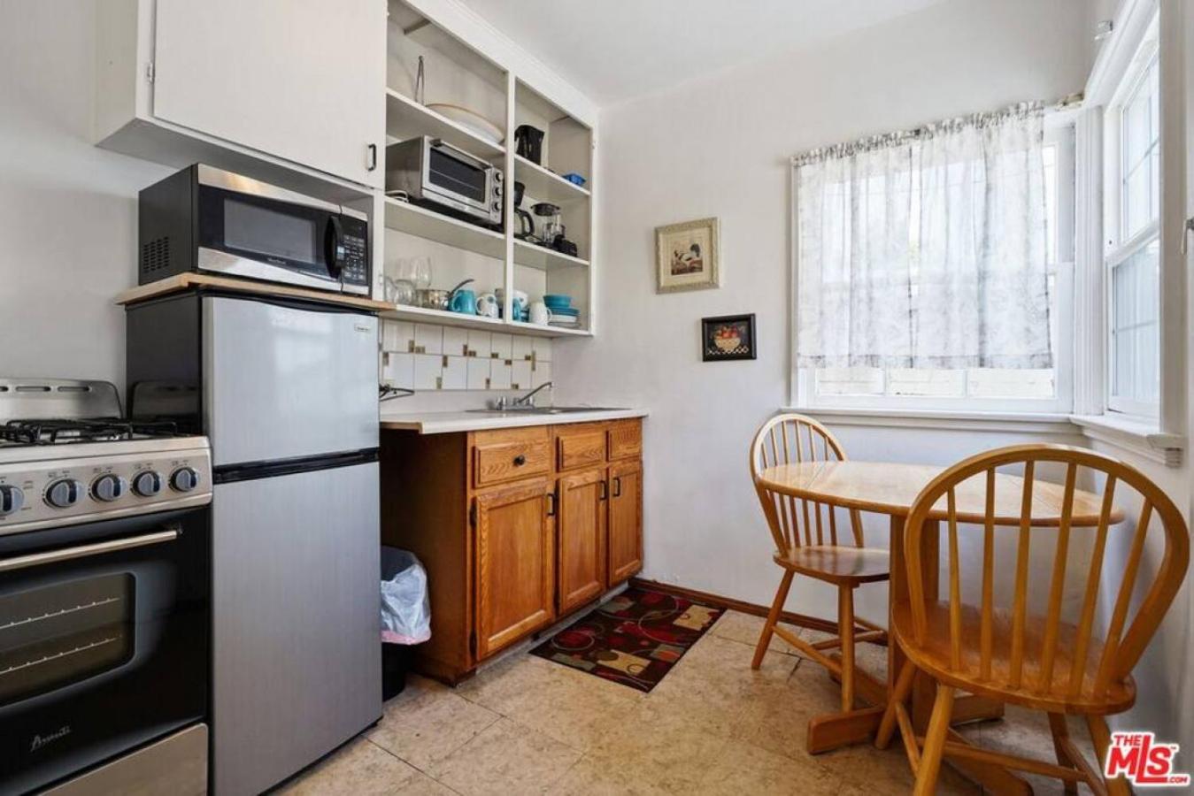 Photograph supplied for Lovely Studio Apartment located in Santa Monica B