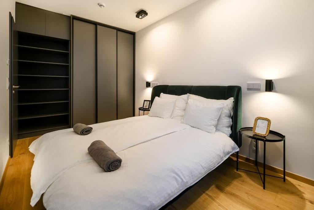 3Emerald Residence -FreeGym Sauna Home view 5
