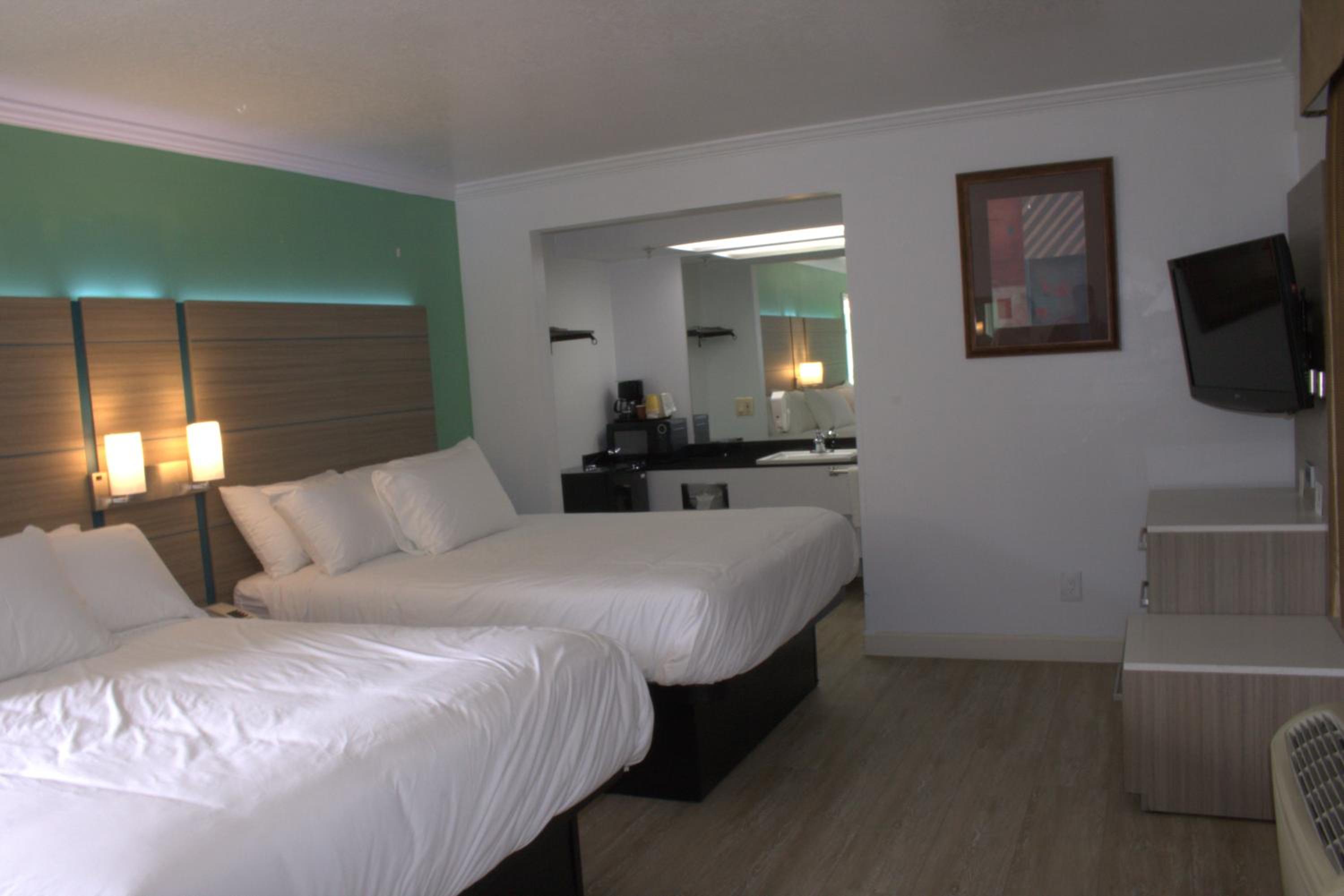 Hayward Vacations - Discovery Inn - Property Image 7