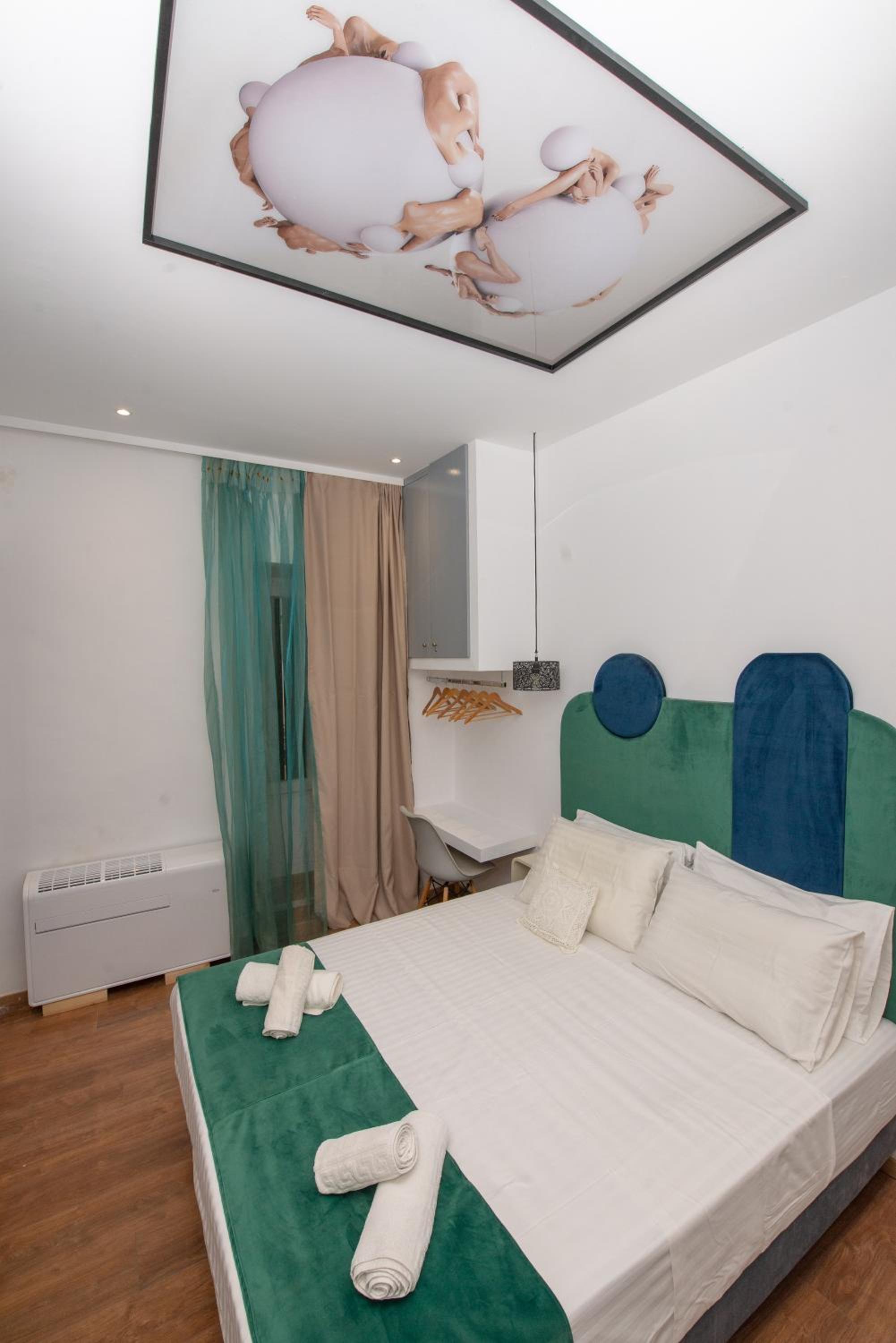 Summer Me - Apollo Junior suite view 4