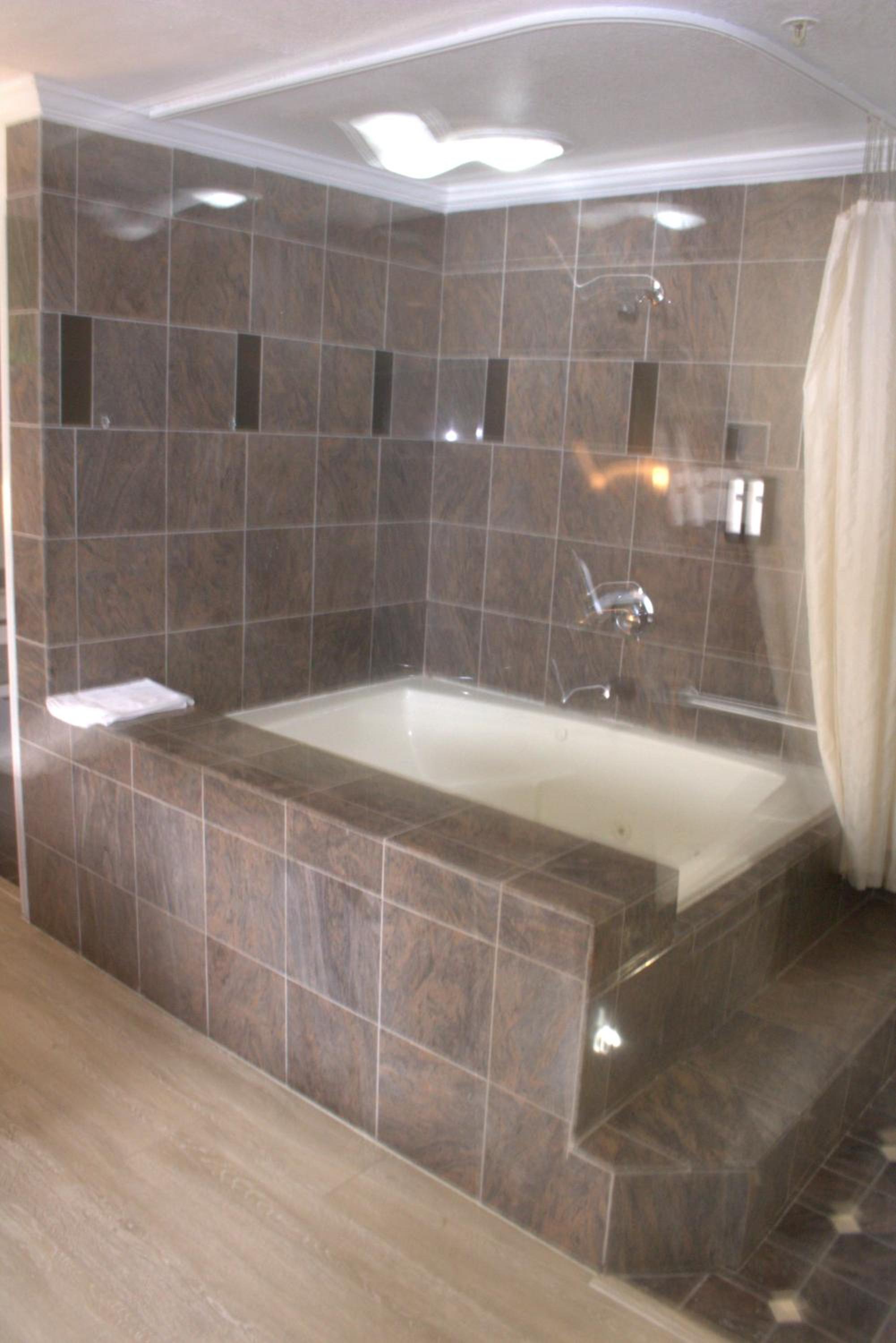Hayward Vacations - Discovery Inn - Property Image 33