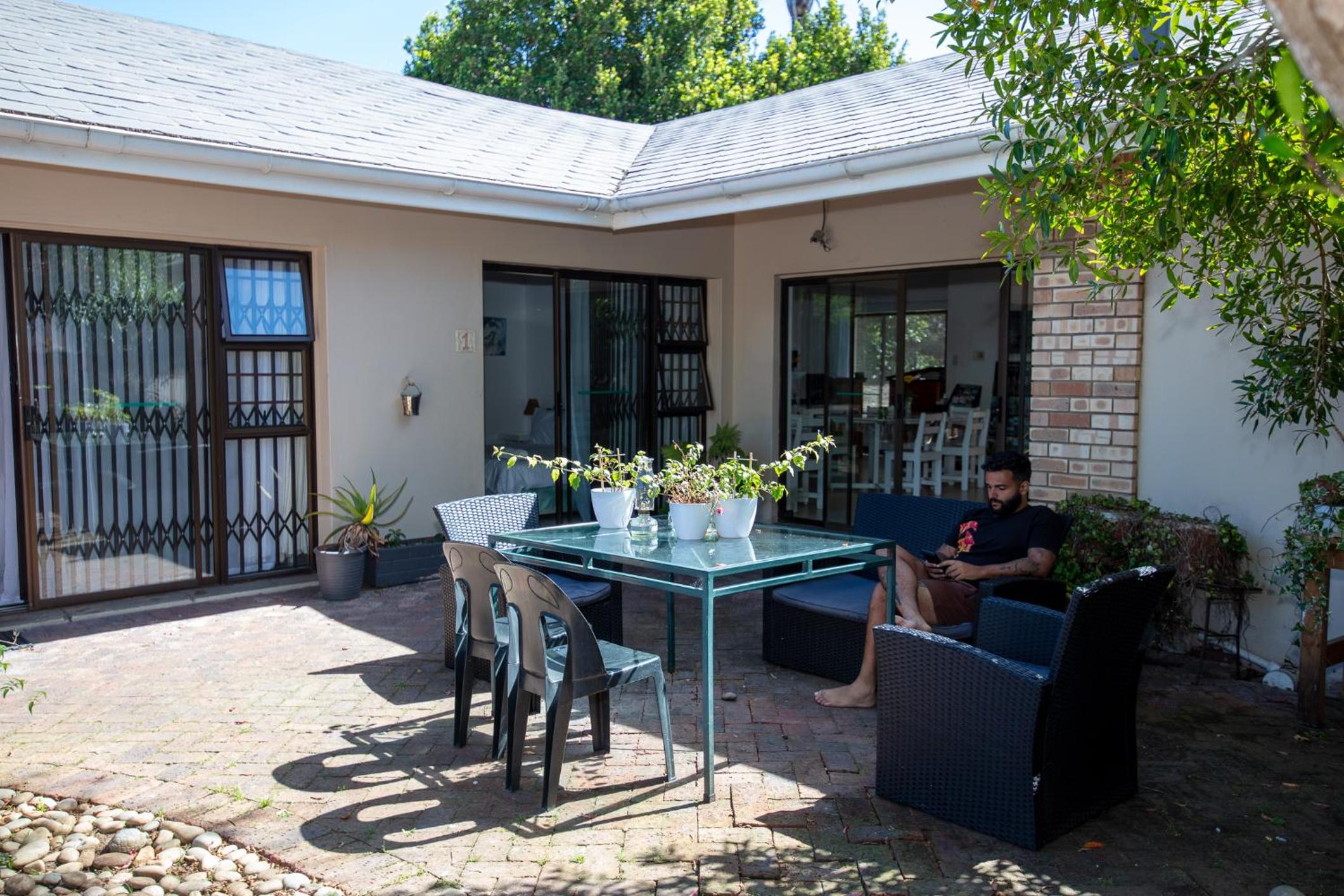 Nothando Backpackers Lodge view 4