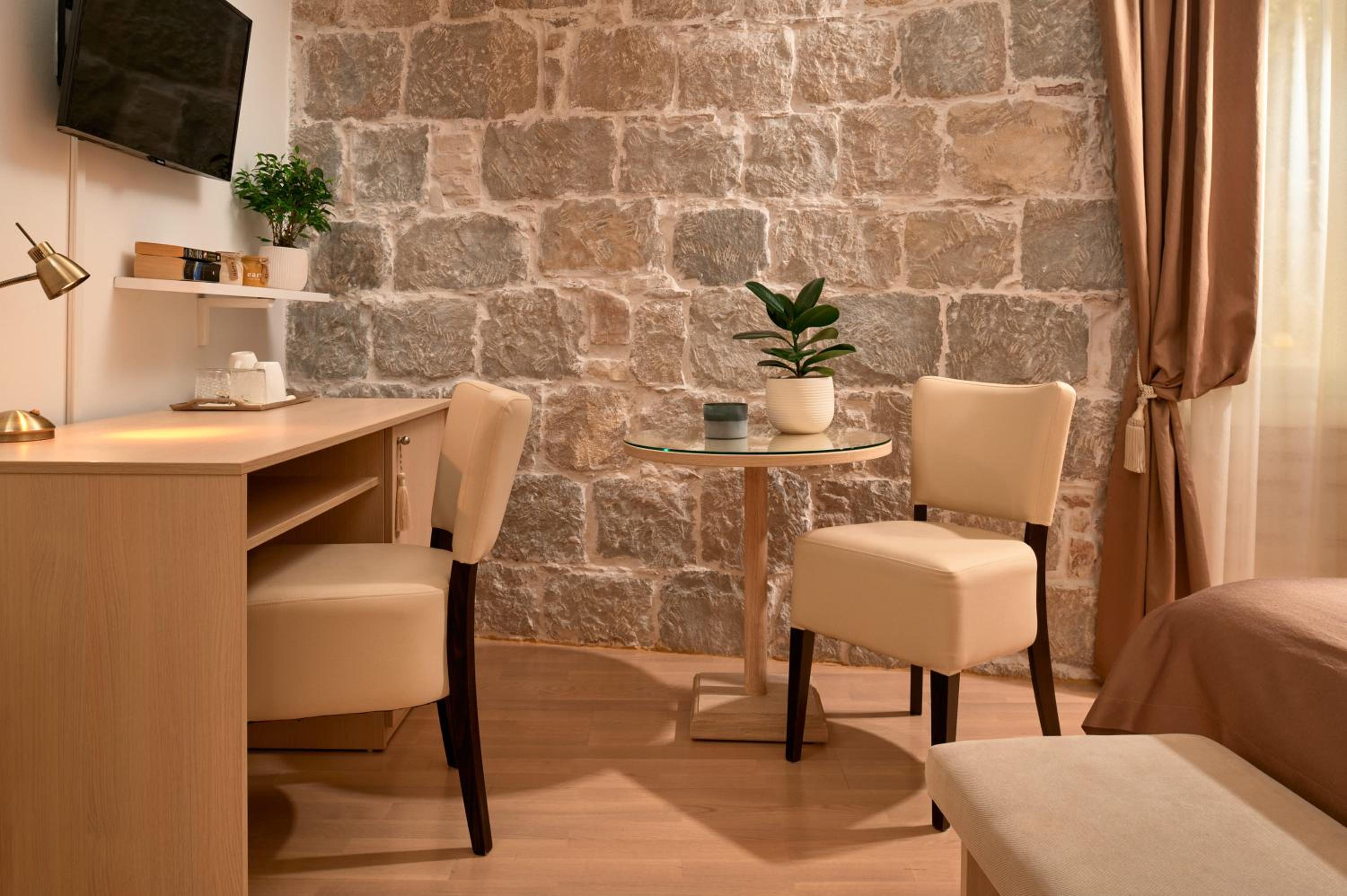 Lanterna Rooms