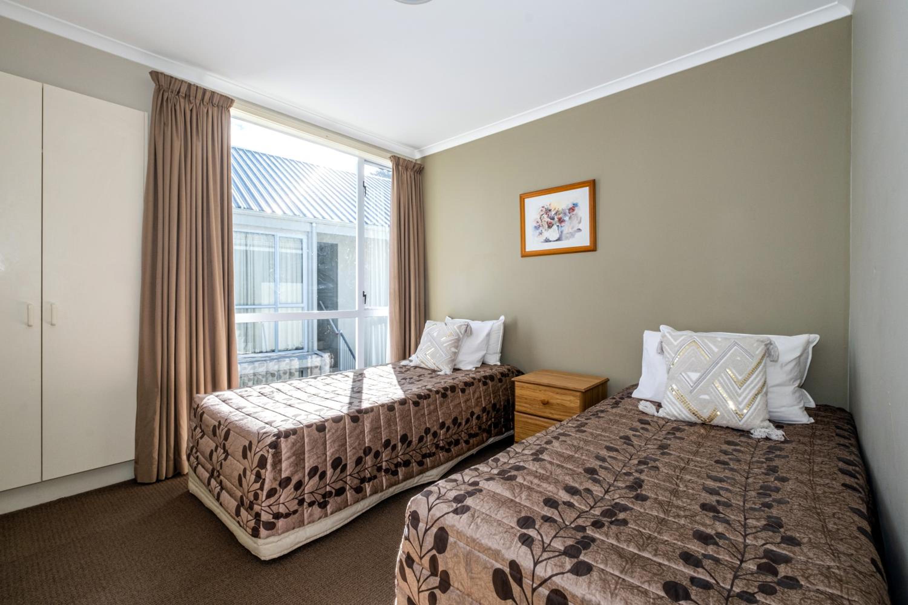Sunny Apartment | No Guest Fees view 4