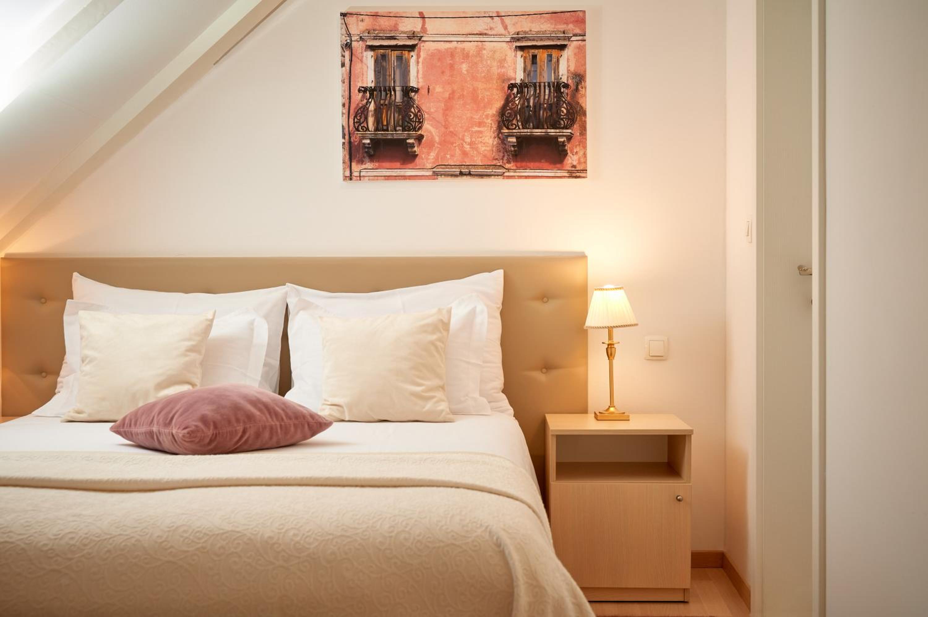 Lanterna Rooms