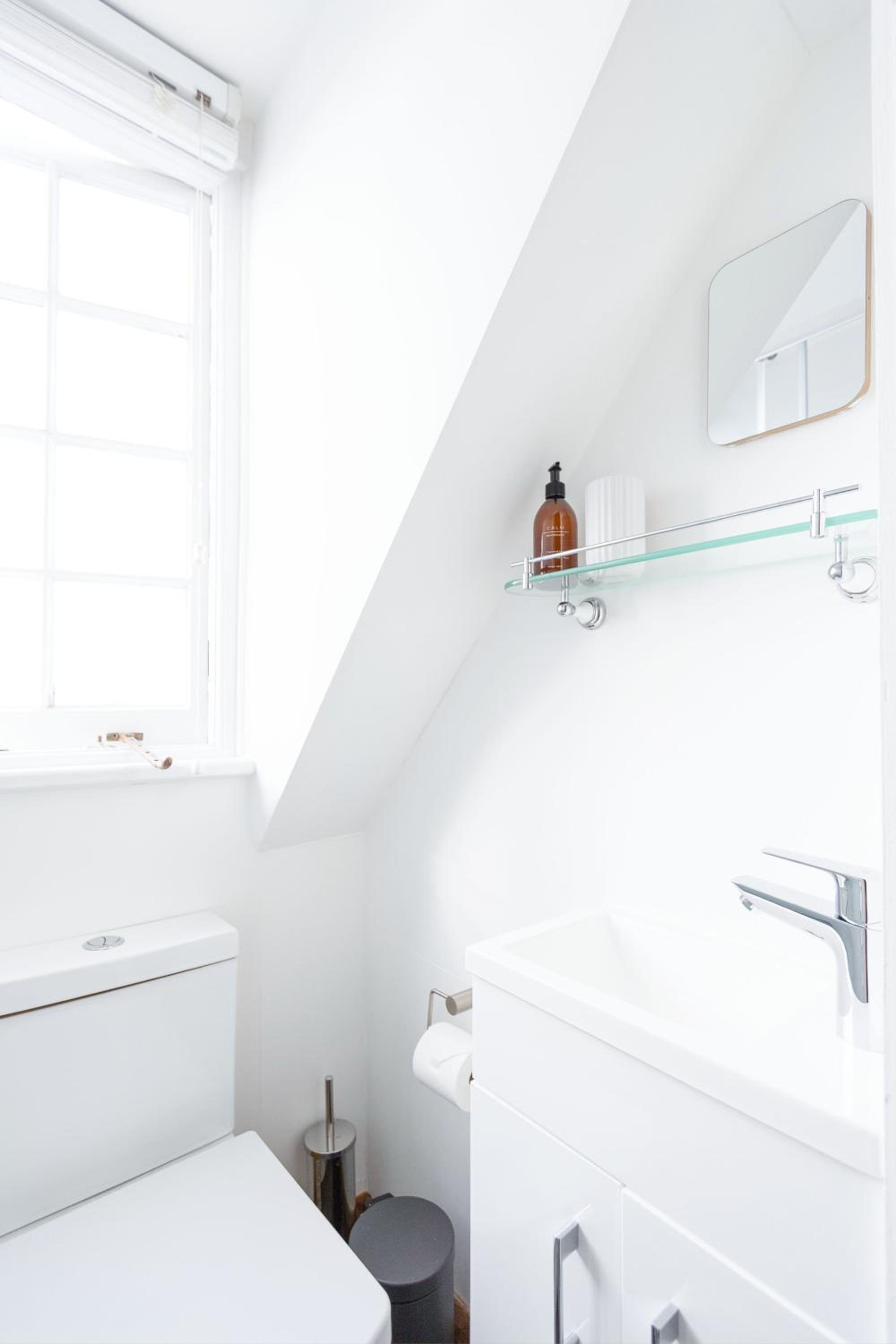 A North London Retreat Cottage, 3 bed with garden