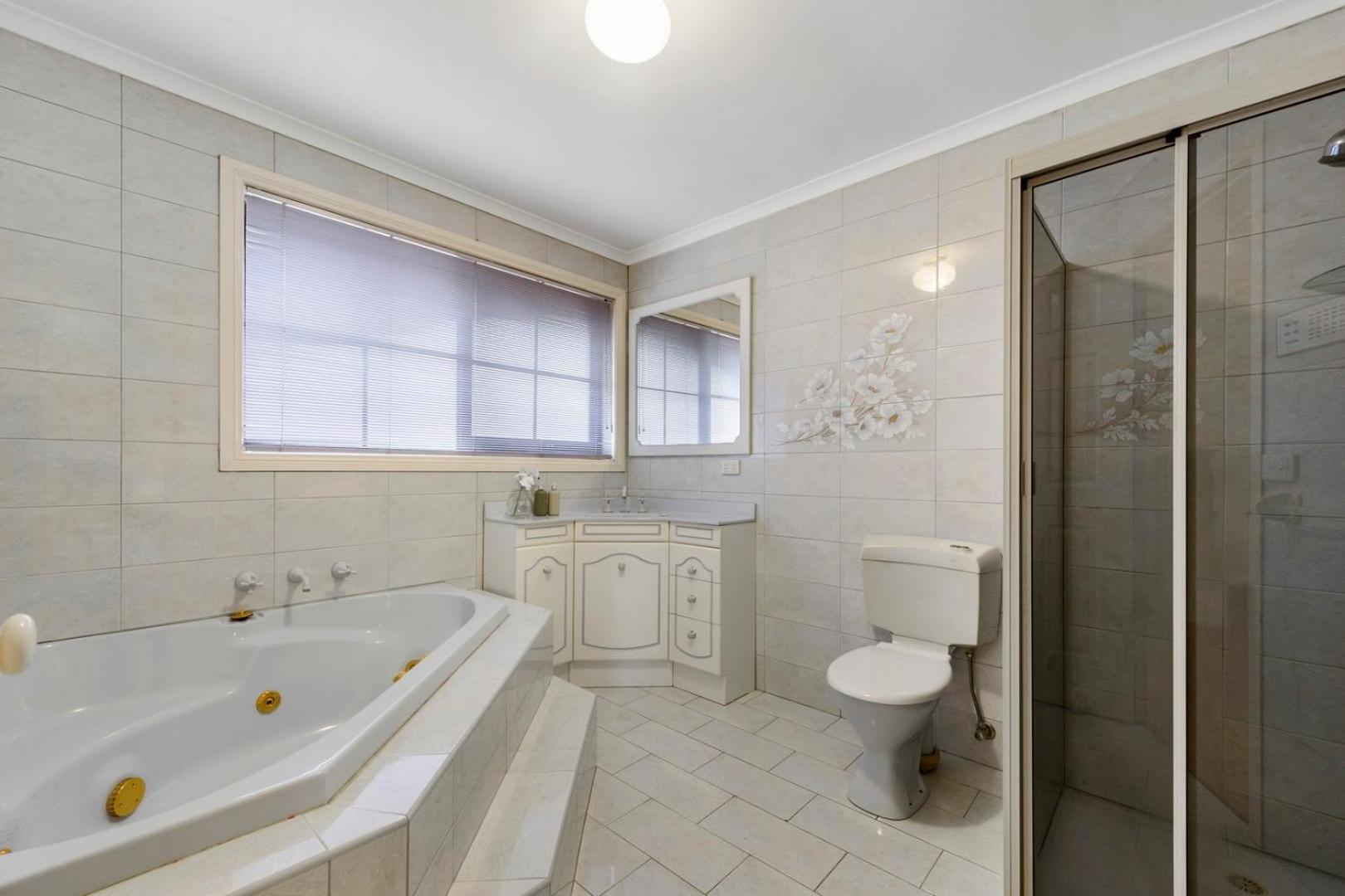 12 mins to Mel Airport-Good Wood House