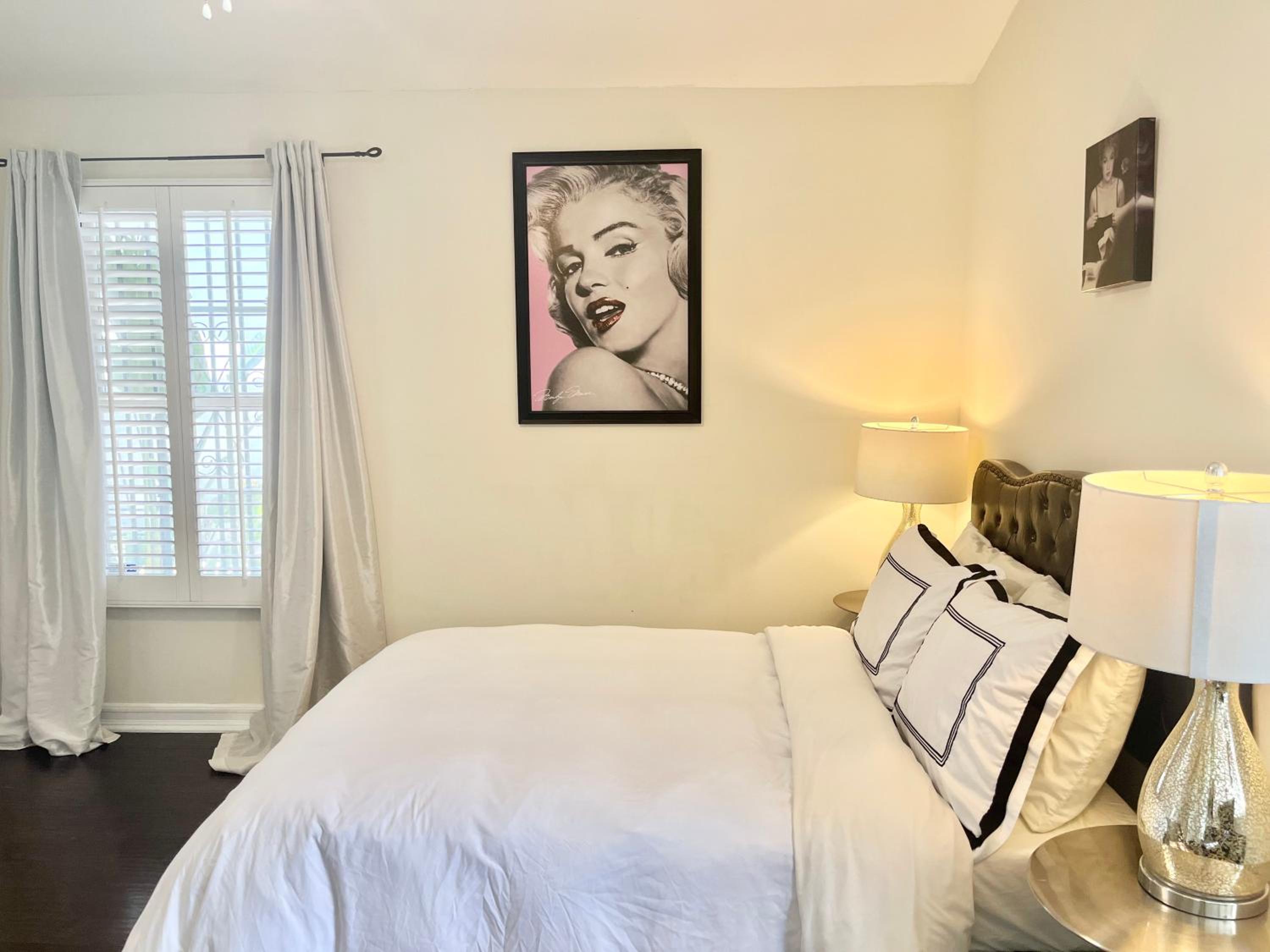 Hollywood Hills Homestay