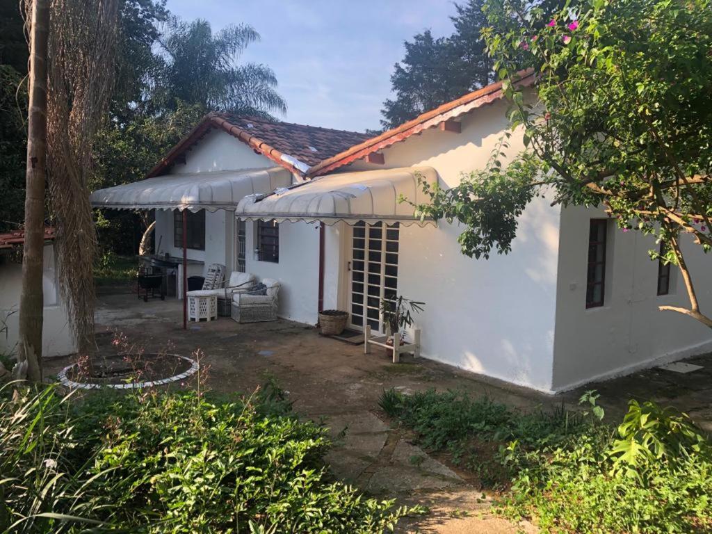 Casa na Serra - em meio à um bosque c Ofurô aquecido