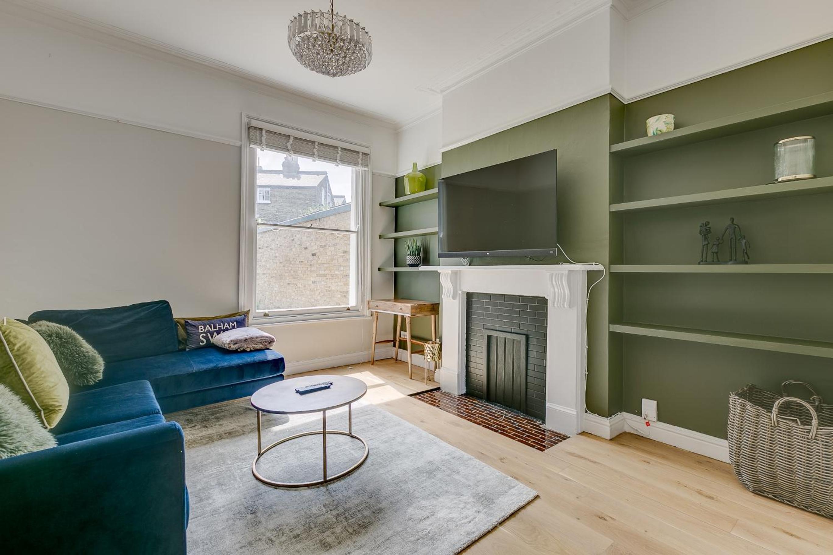 Balham near Tube Victorian House 4 Bedrooms 9 beds