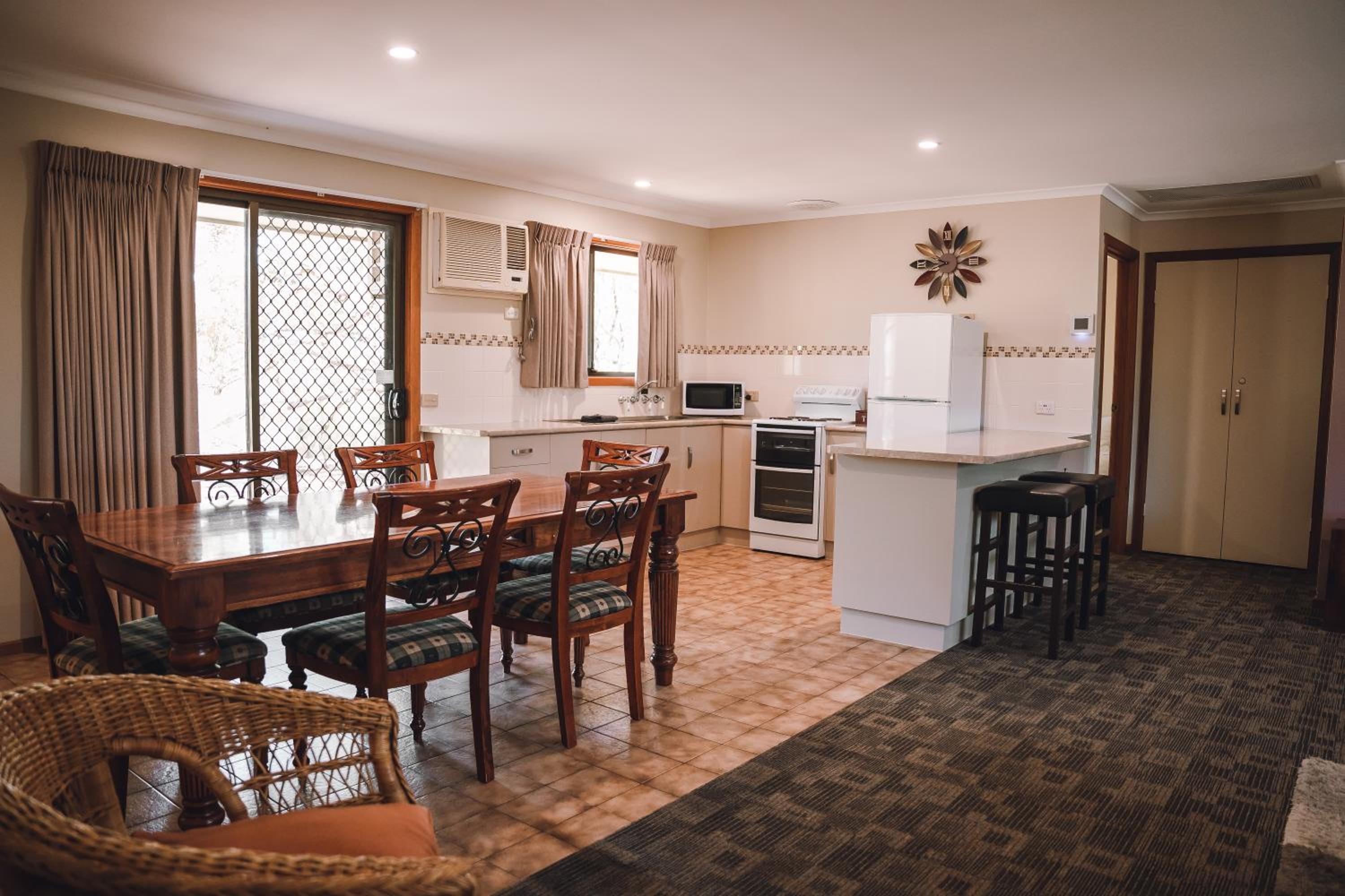 Riverbush Cottages