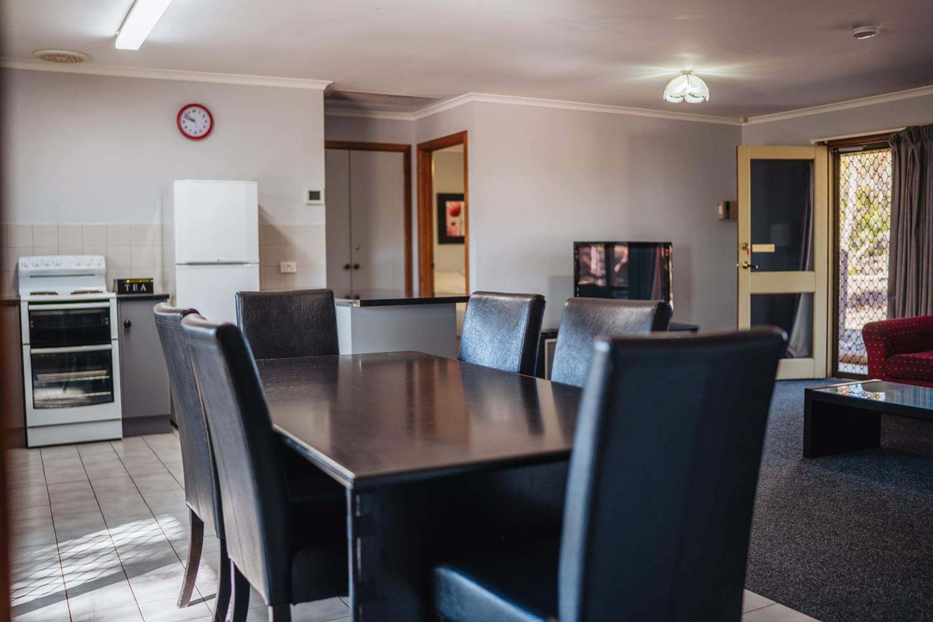 Riverbush Cottages