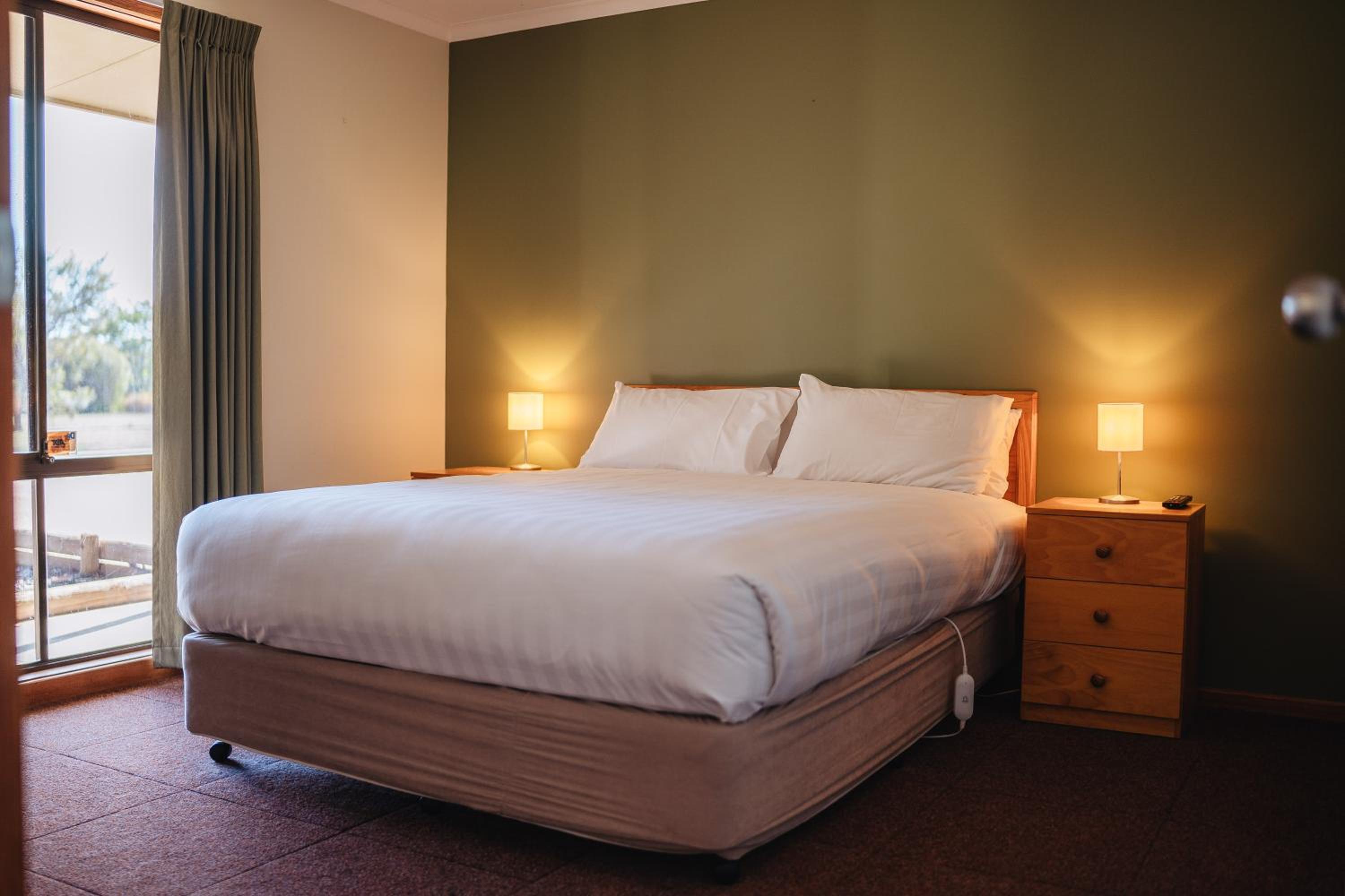 Riverbush Cottages