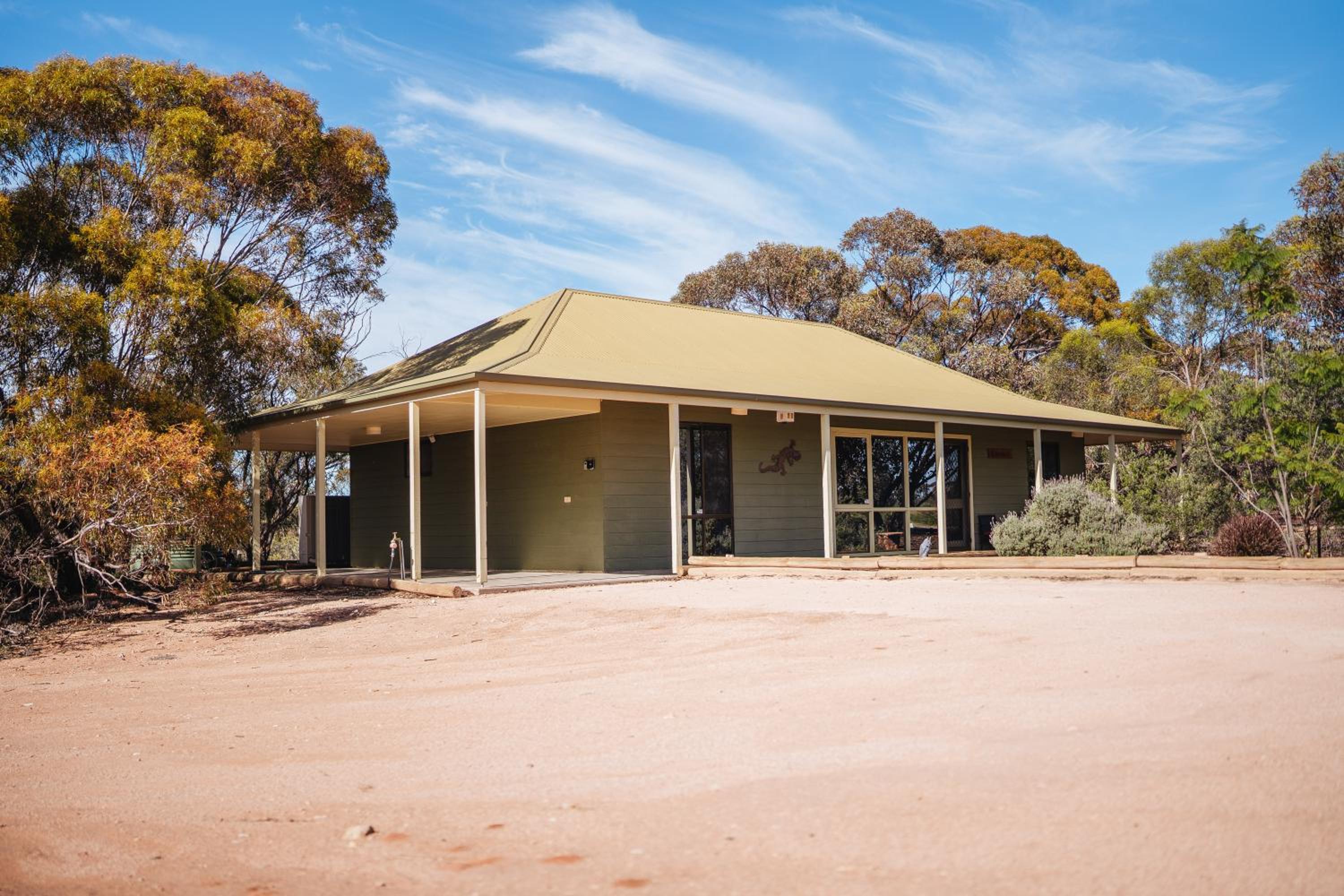 Riverbush Cottages