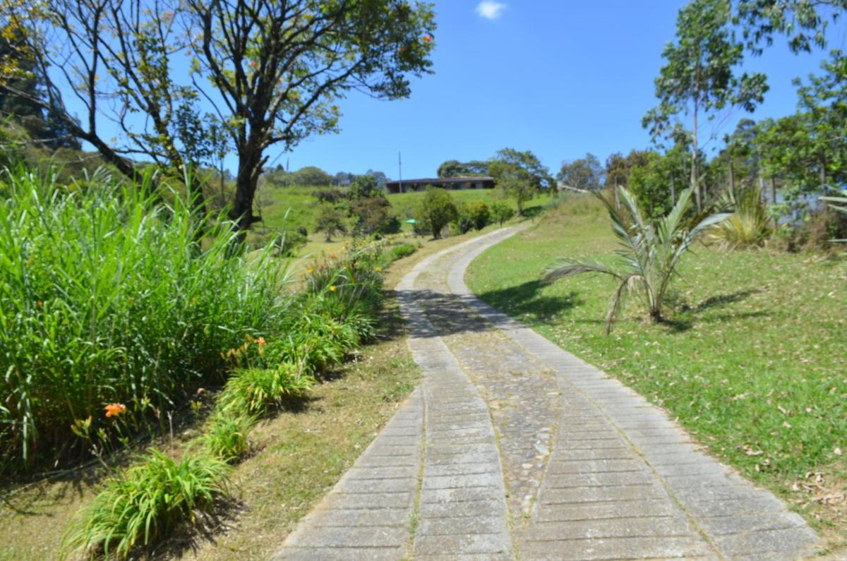 Akasha Encuentro Finca cerca a Medellín.