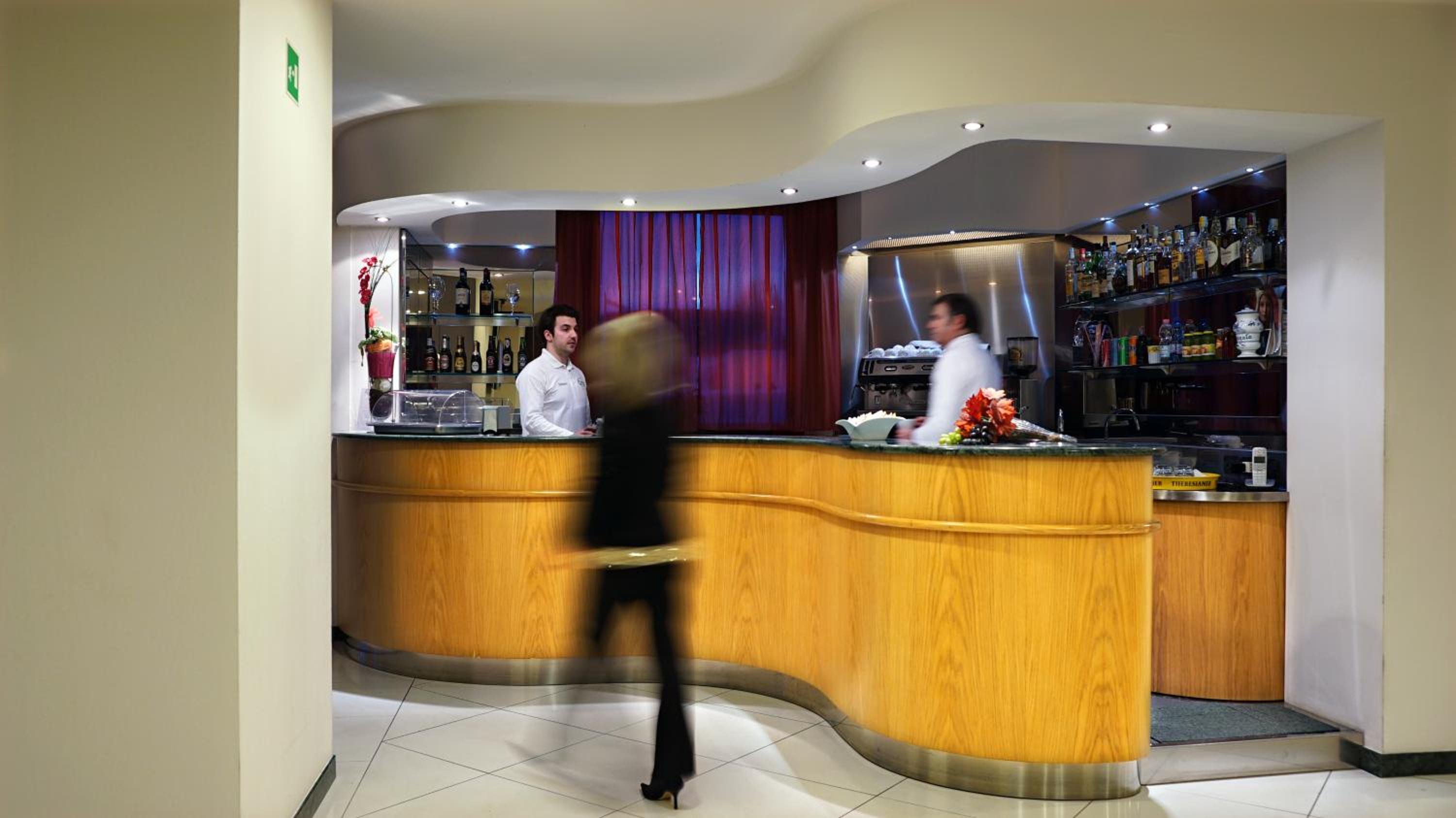 Hotel Garden Hotel - Image 1