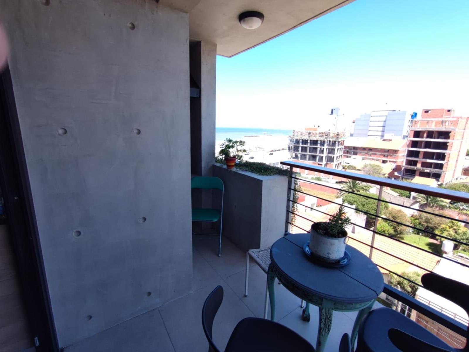 Semipiso Casaverde,con doble vista al mar, frente a la playa!con cochera y balcón terraza