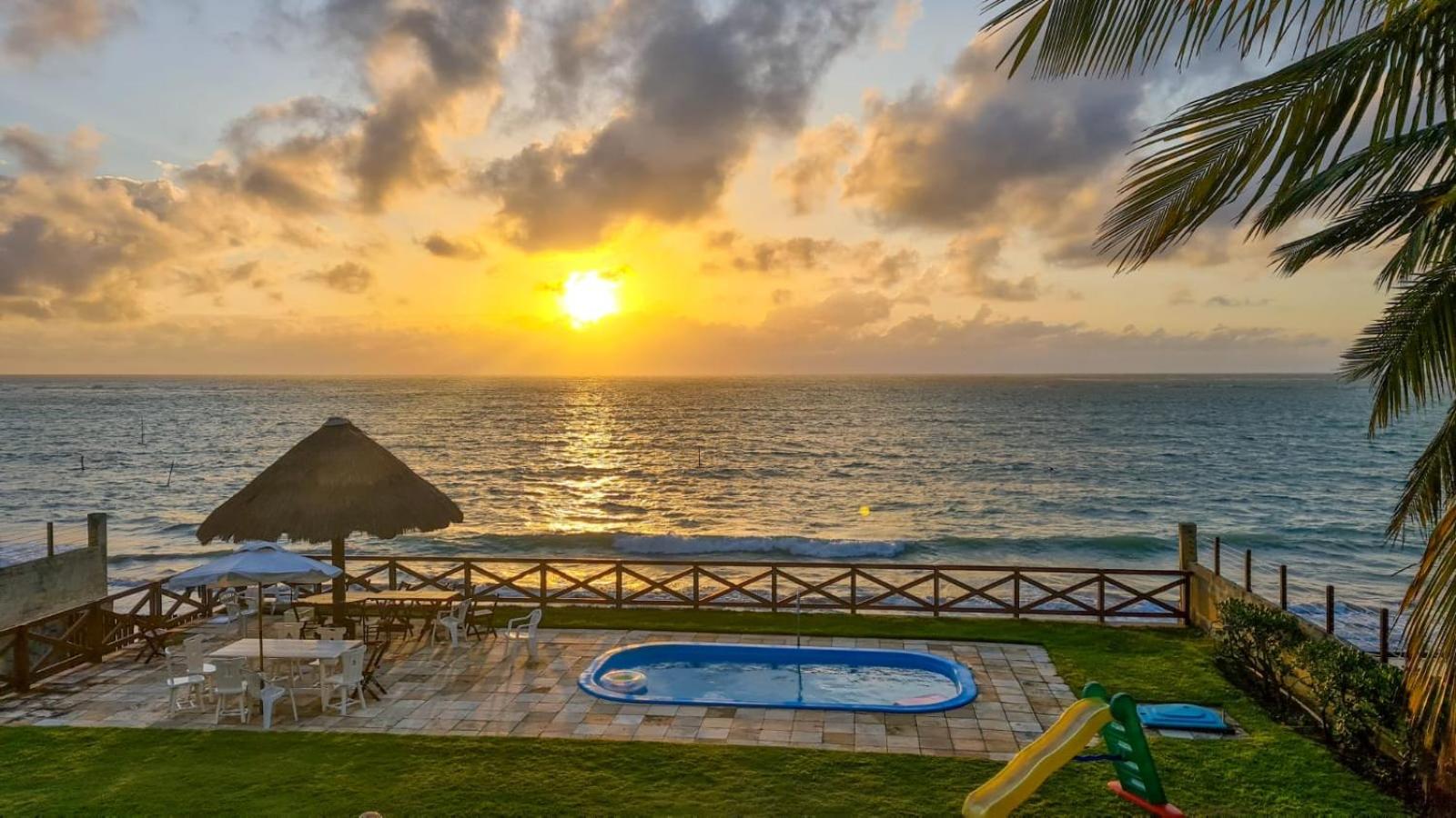 Casa à Beira Mar, piscina e 4 suítes na praia de Ipioca-Maceió-AL - Vila Ipioca
